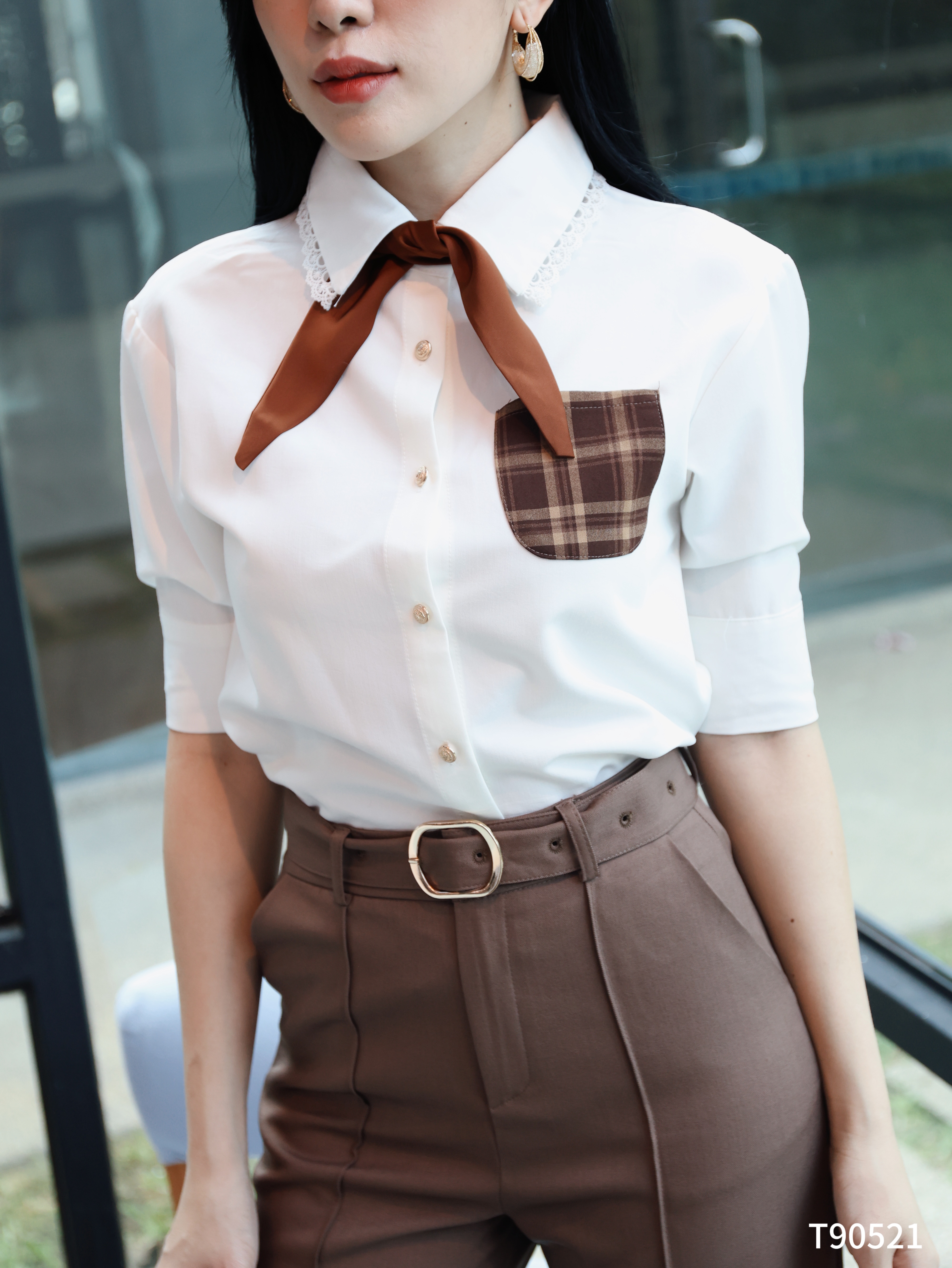 【LATTE NOON】高级感撞色翻领蕾丝设计上衣 (T90521)