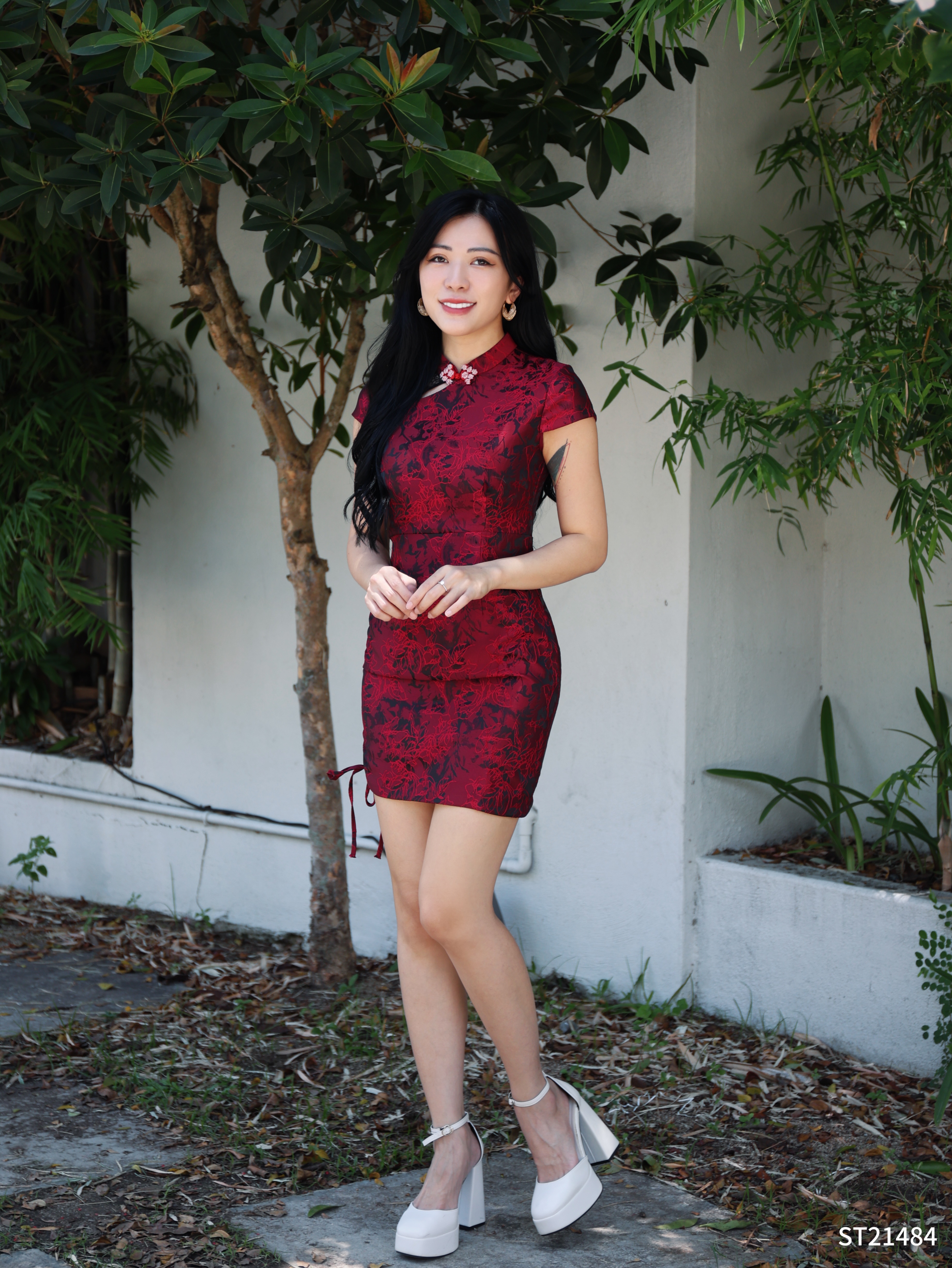 【LBP 独家新年系列】改良版水晶珠盘扣设计立领旗袍 (ST21484)