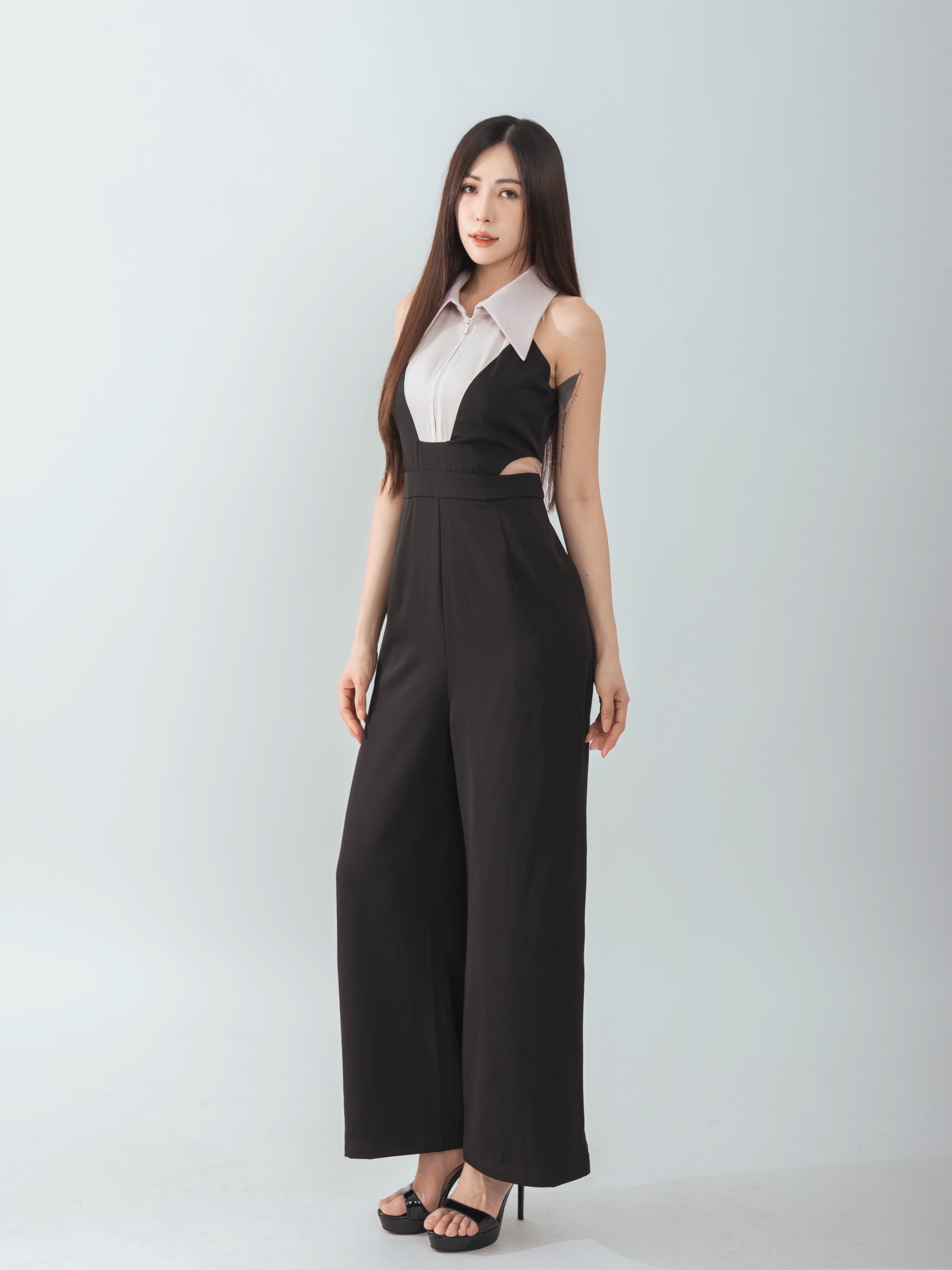 【LBP独家】时尚酷帅Cut-In撞色设计连体长裤 (ST21472)