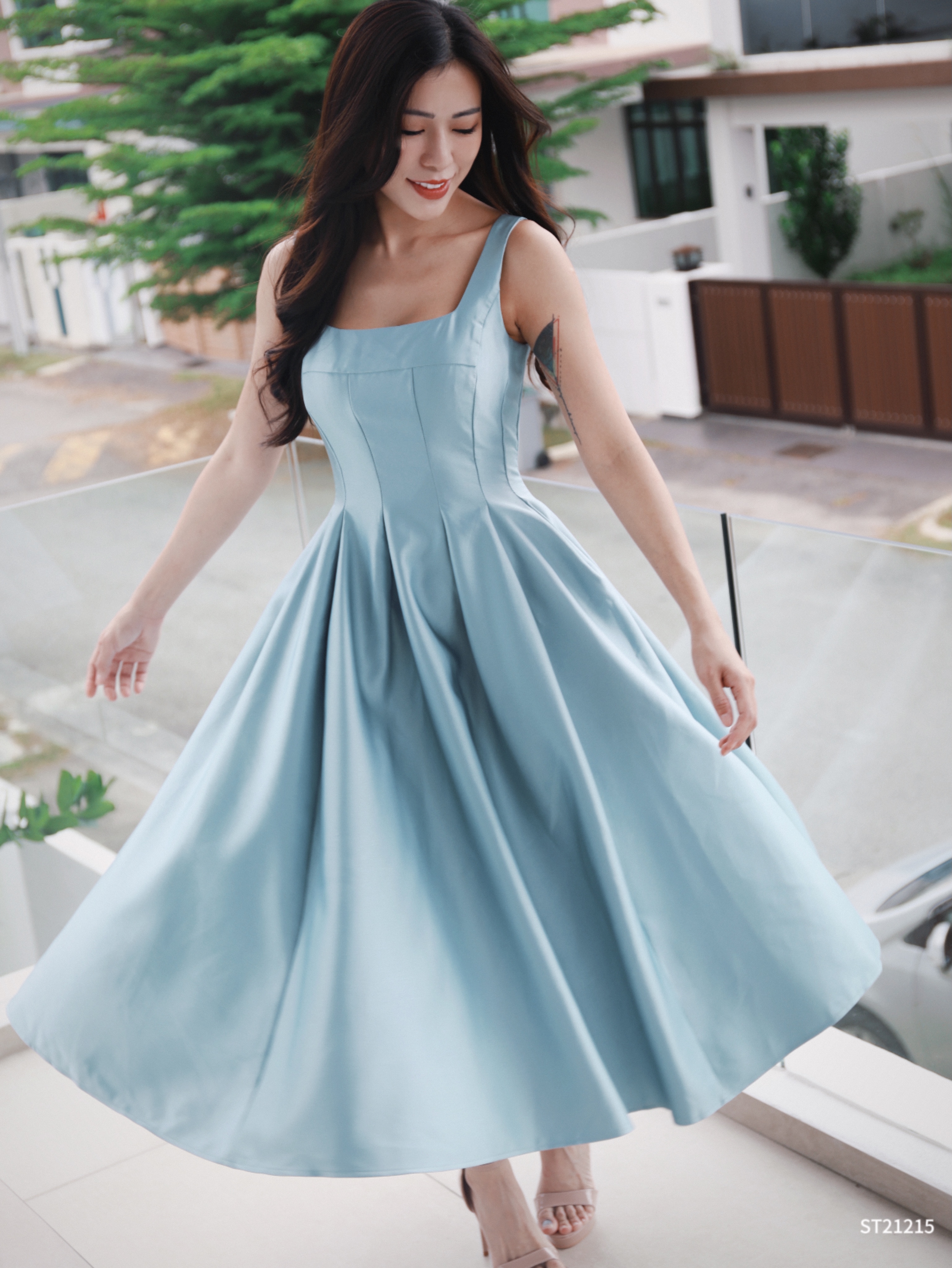 【LBP独家】法式优雅收腰方领吊带连身裙 (ST21215)-La'Belle Fashion Boutique Sdn Bhd