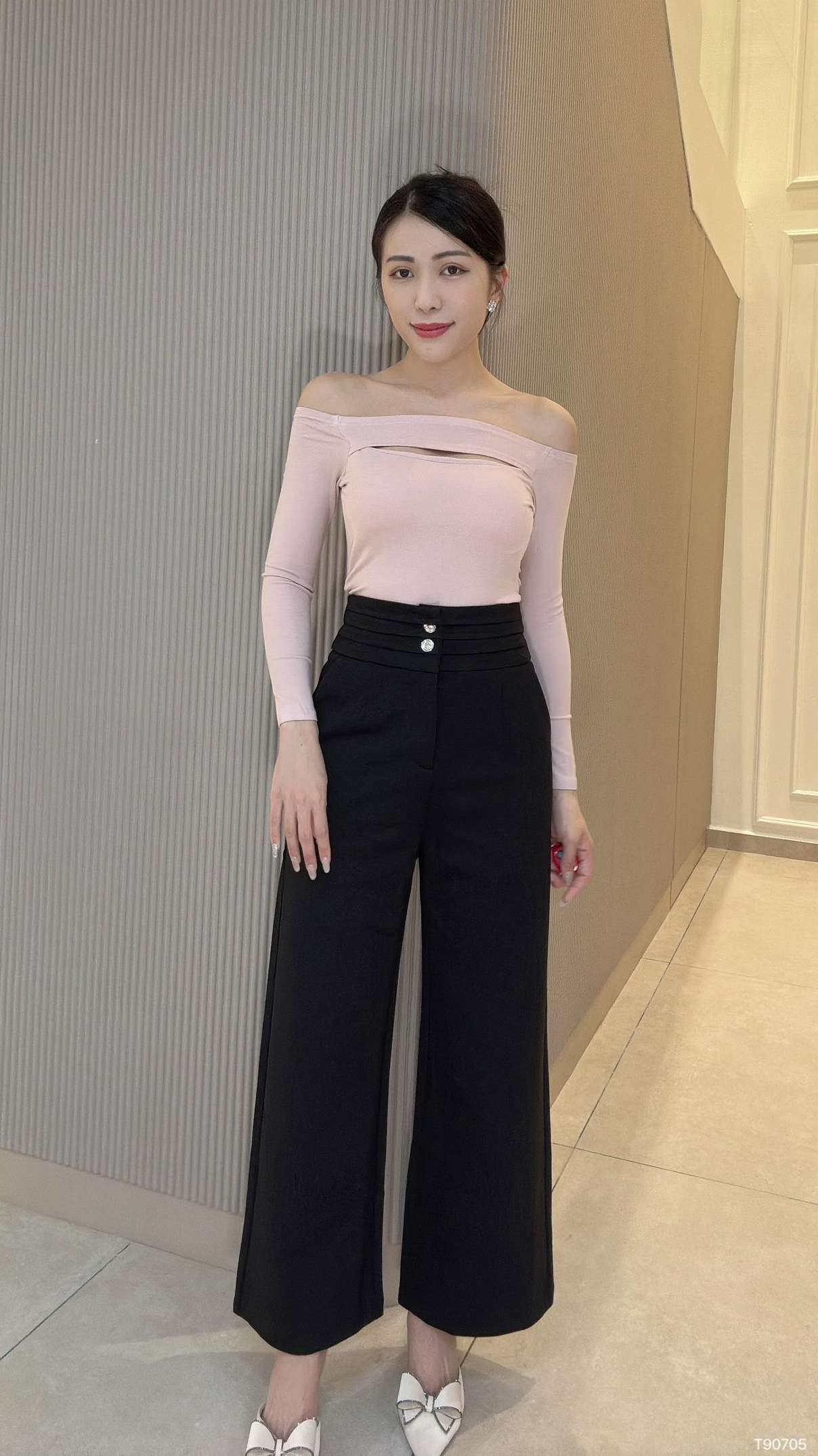 性感一字领镂空设计长袖上衣 (T90705)