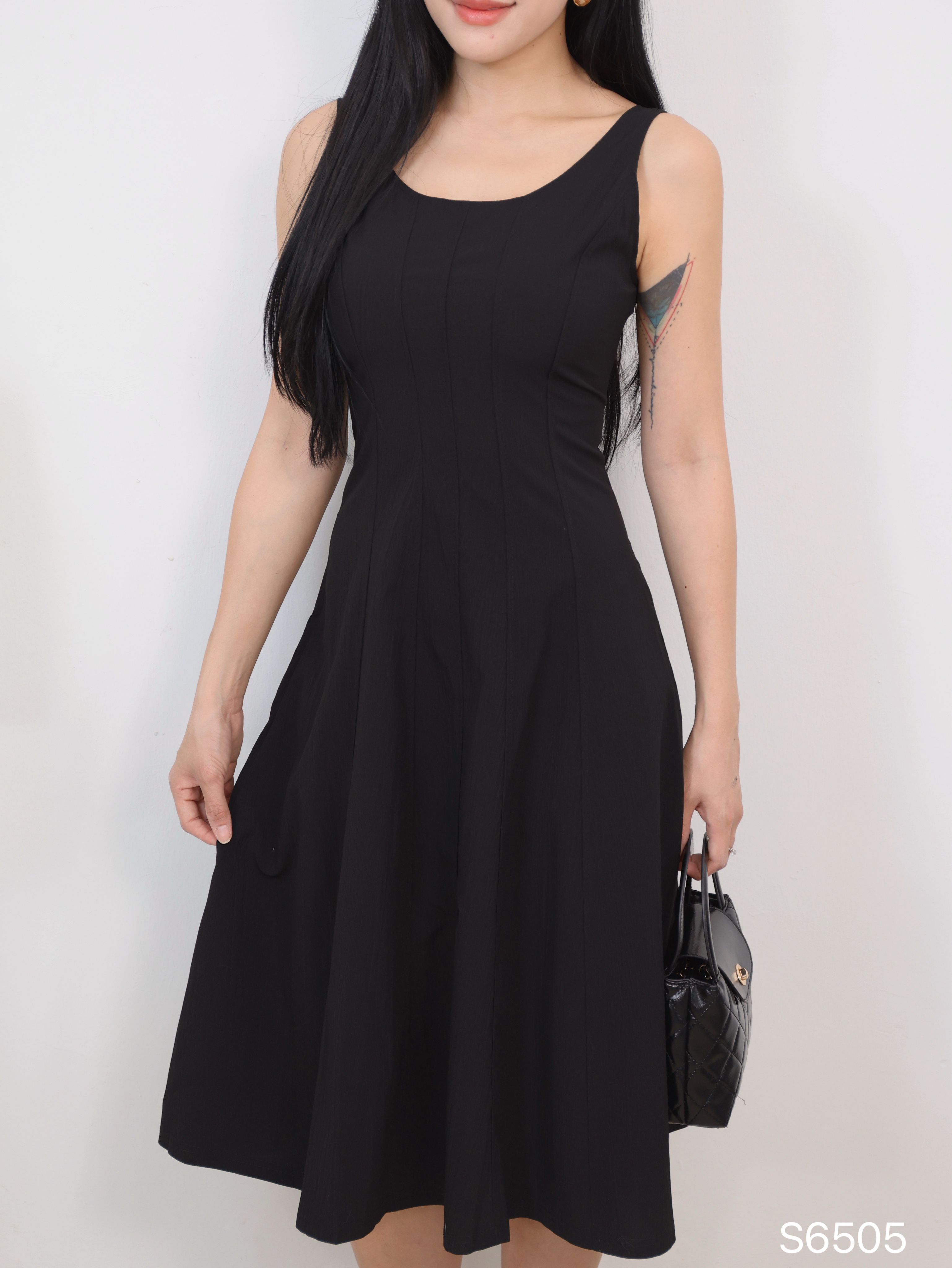 韩系A字大U领设计连身裙 (S6505)