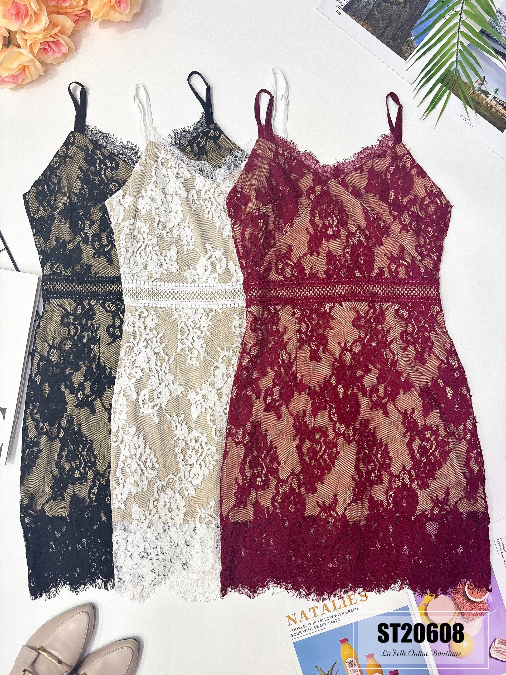 【LBP独家】高贵V领全蕾丝设计吊带连身裙（ST20608）