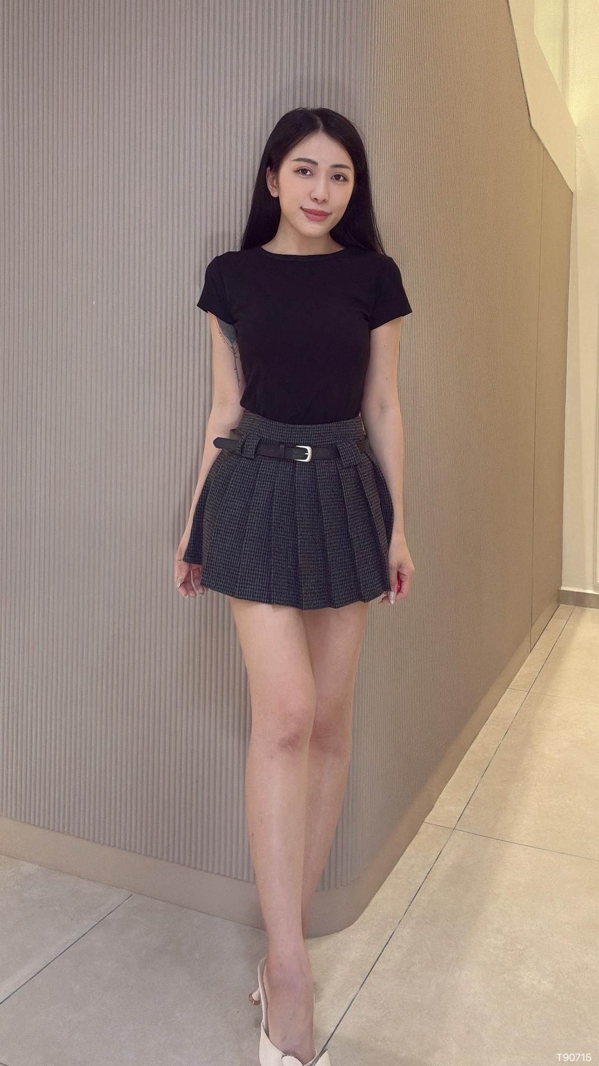 简约百搭纯色圆领显瘦上衣 (T90715)