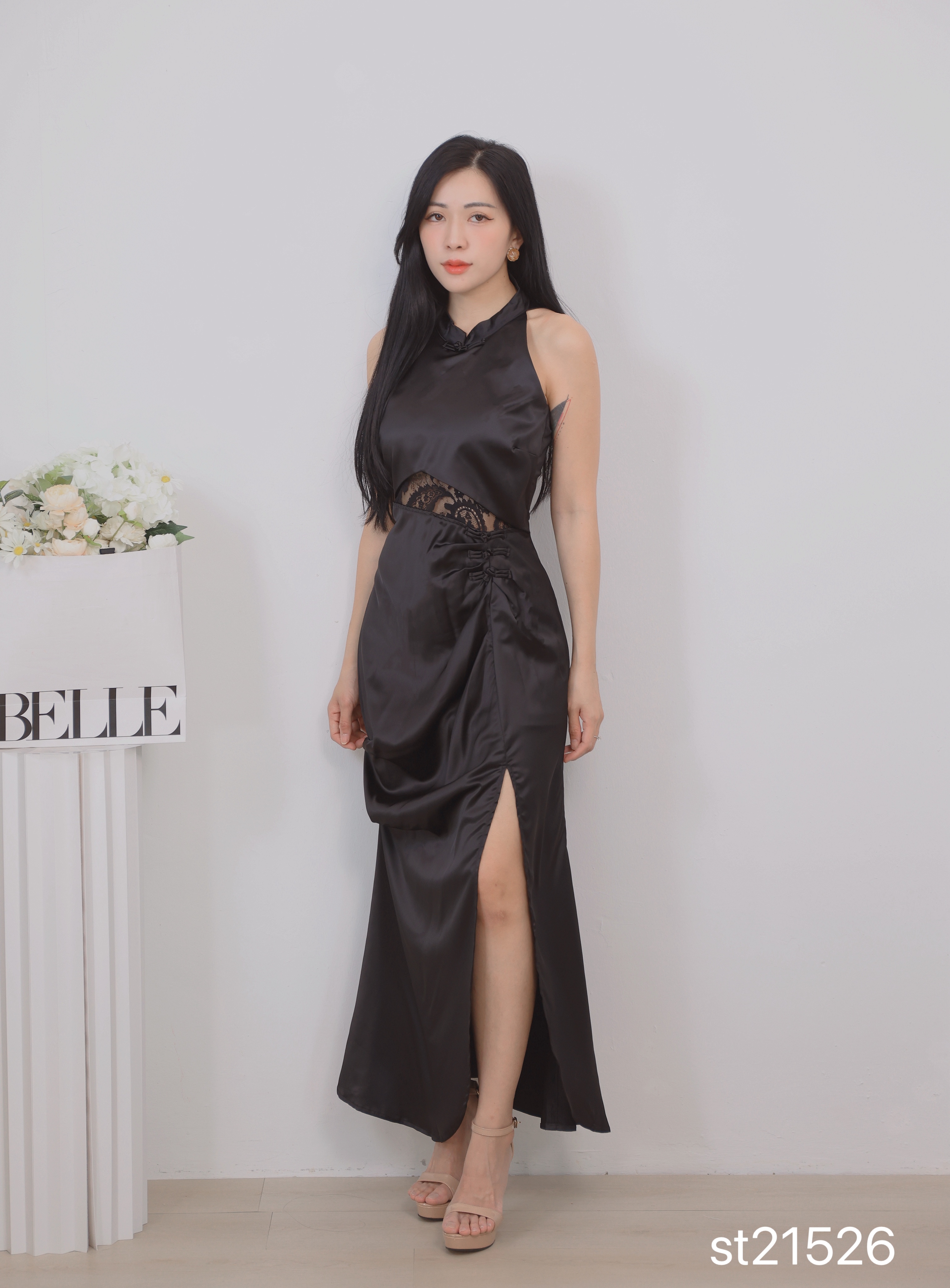 高级感压褶露腰削肩设计长版旗袍 (ST21526)