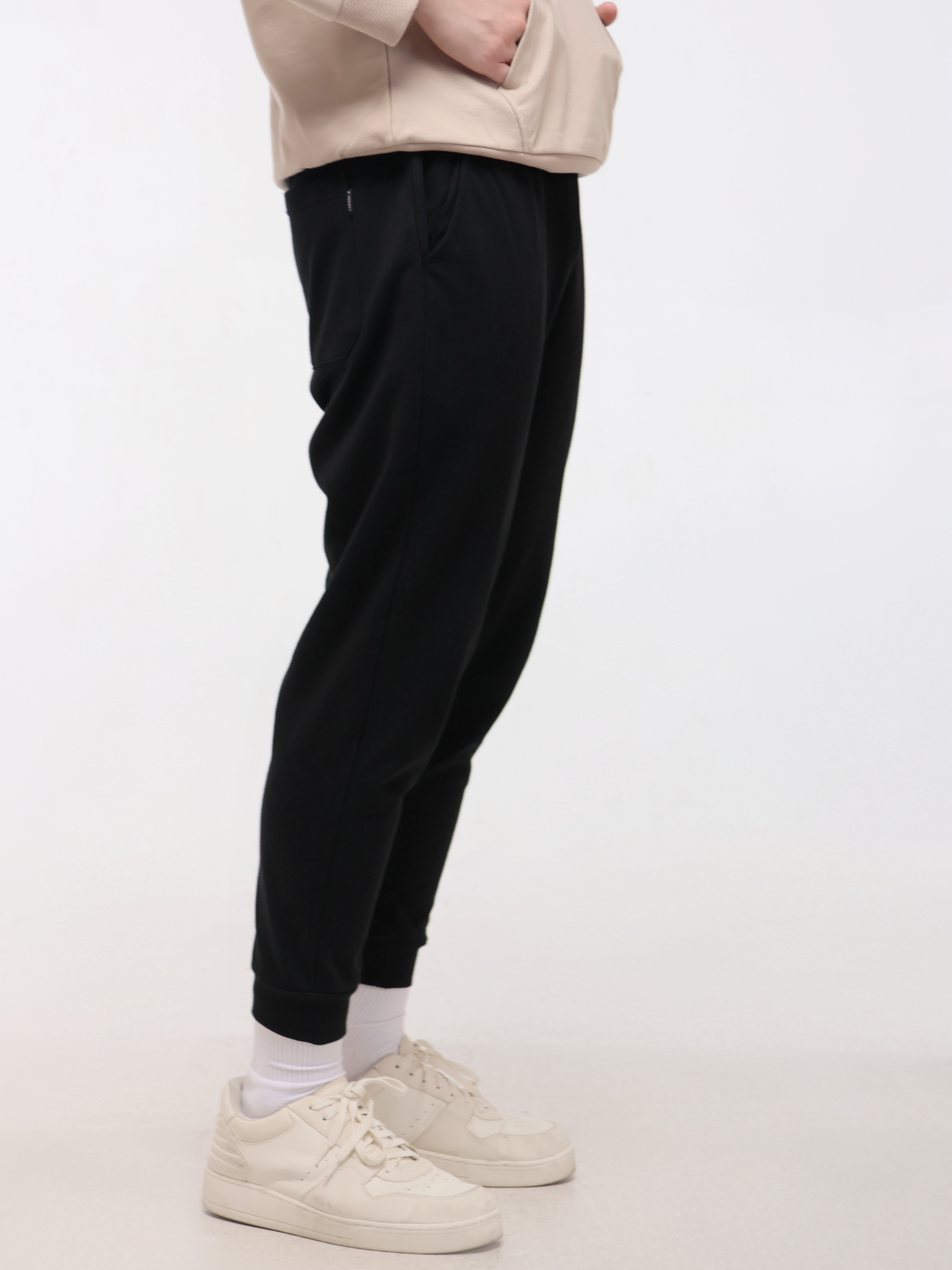 Men's Knitted Joggers with "CONFIDENCE" Print (YS30126)
