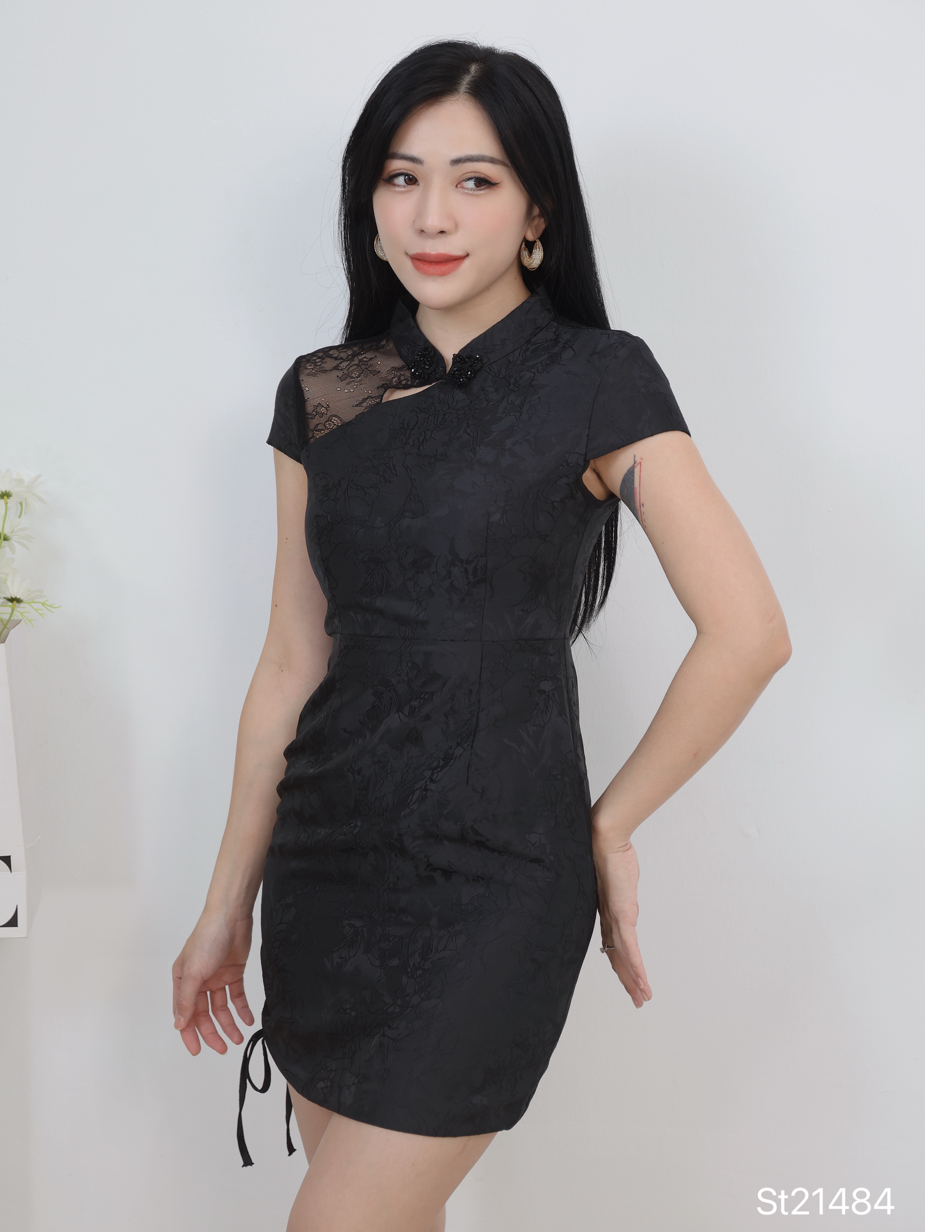 【LBP 独家新年系列】改良版水晶珠盘扣设计立领旗袍 (ST21484)