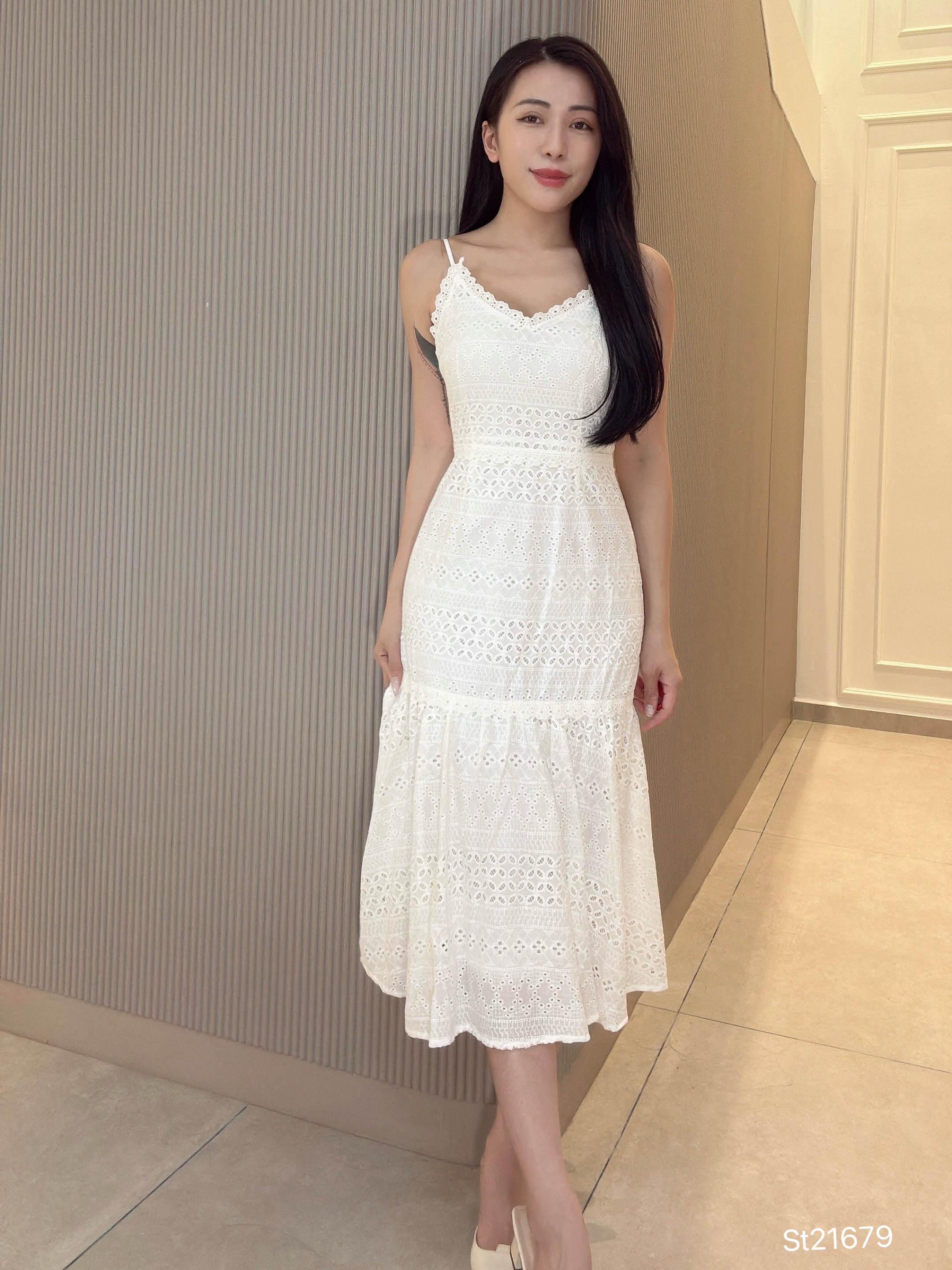 新品优惠-度假风V领蕾丝花边吊带连身裙 (ST21679)