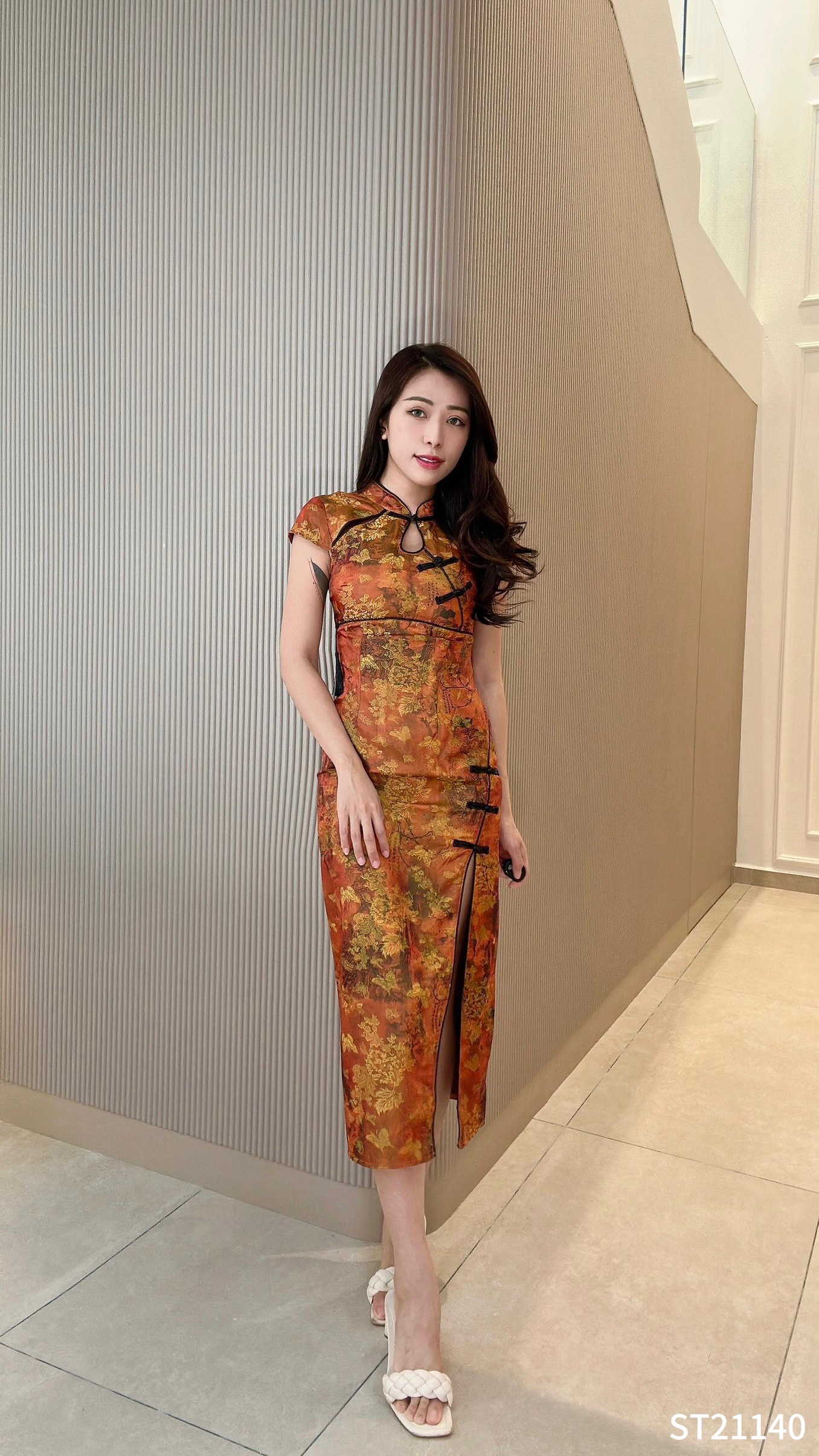 【LBP GXFC 独家新年系列】复古国风修身版过膝旗袍 (ST21140)-La'Belle Fashion Boutique Sdn Bhd