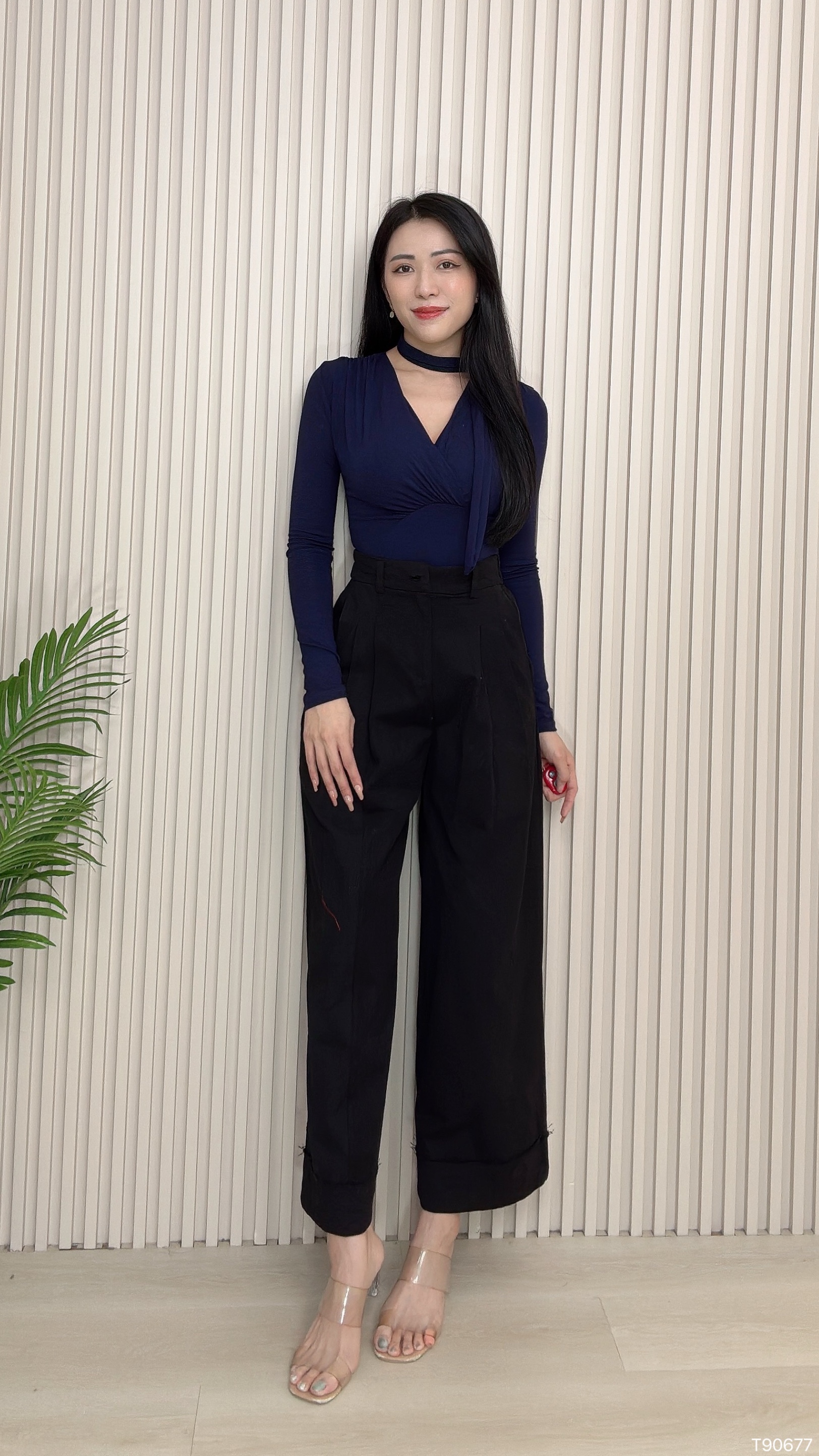 韩系V领交叠设计长袖上衣（T90677）