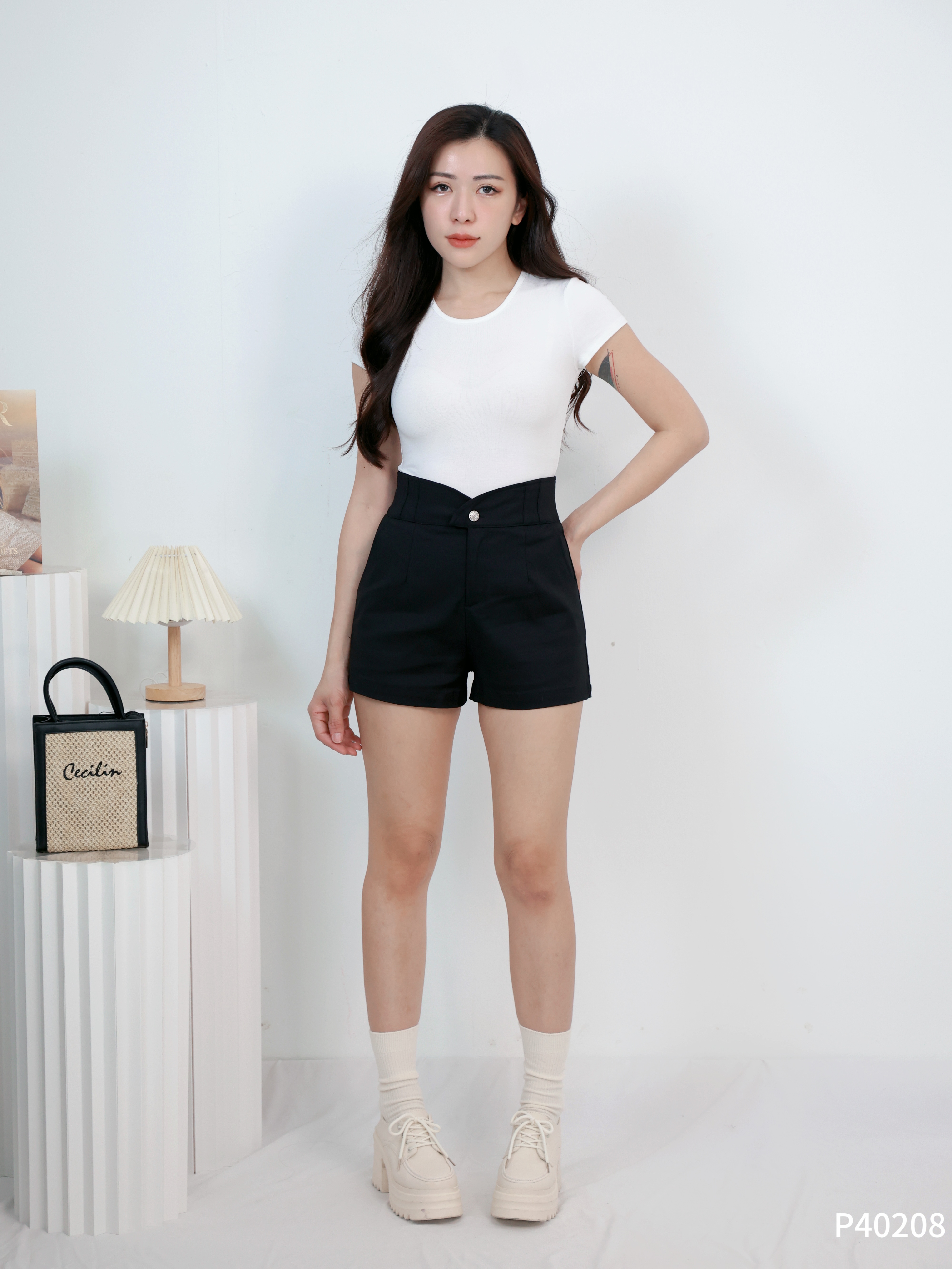 【LBP独家】气质百搭A字高腰阔腿短裤 (P40208)