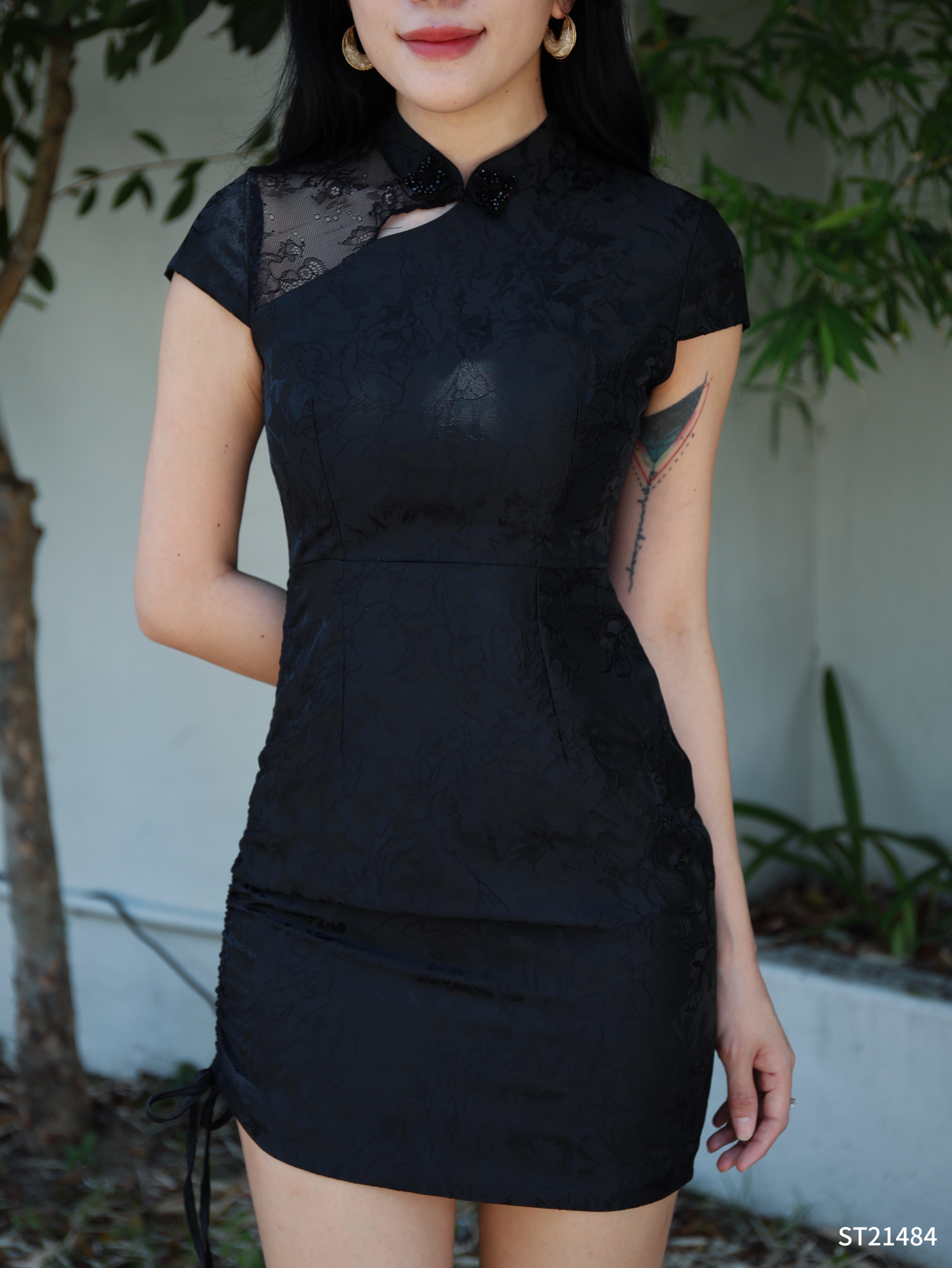 【LBP 独家新年系列】改良版水晶珠盘扣设计立领旗袍 (ST21484)