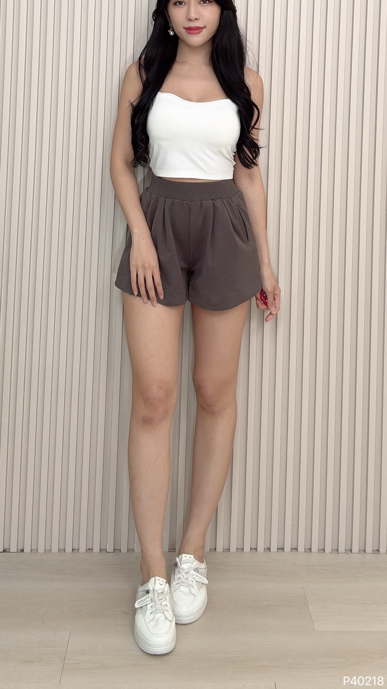 百搭压褶设计阔腿高腰短裤 (P40218)