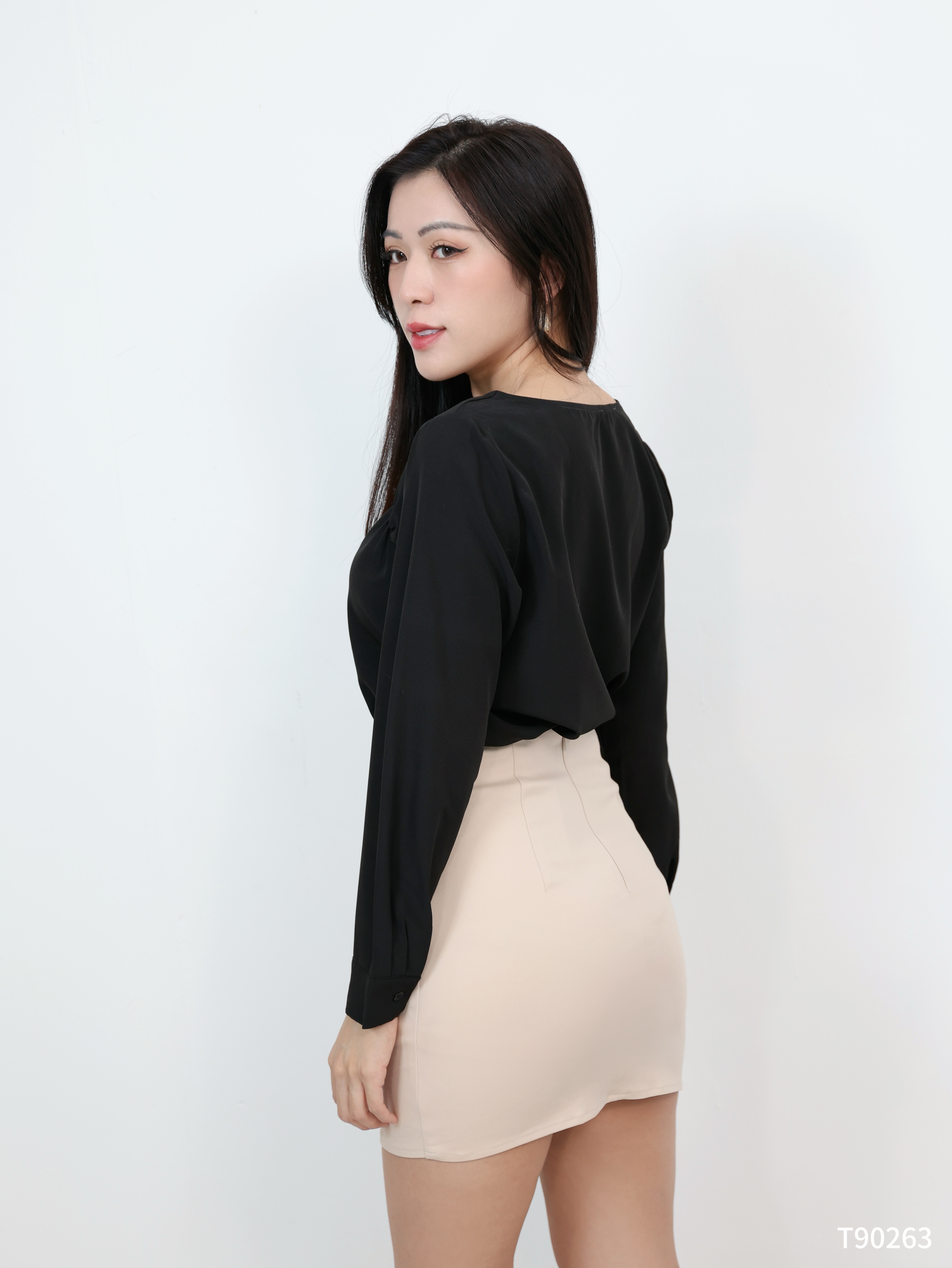 【LBP独家】气质通勤设计感长袖上衣 (T90263)-La'Belle Fashion Boutique Sdn Bhd