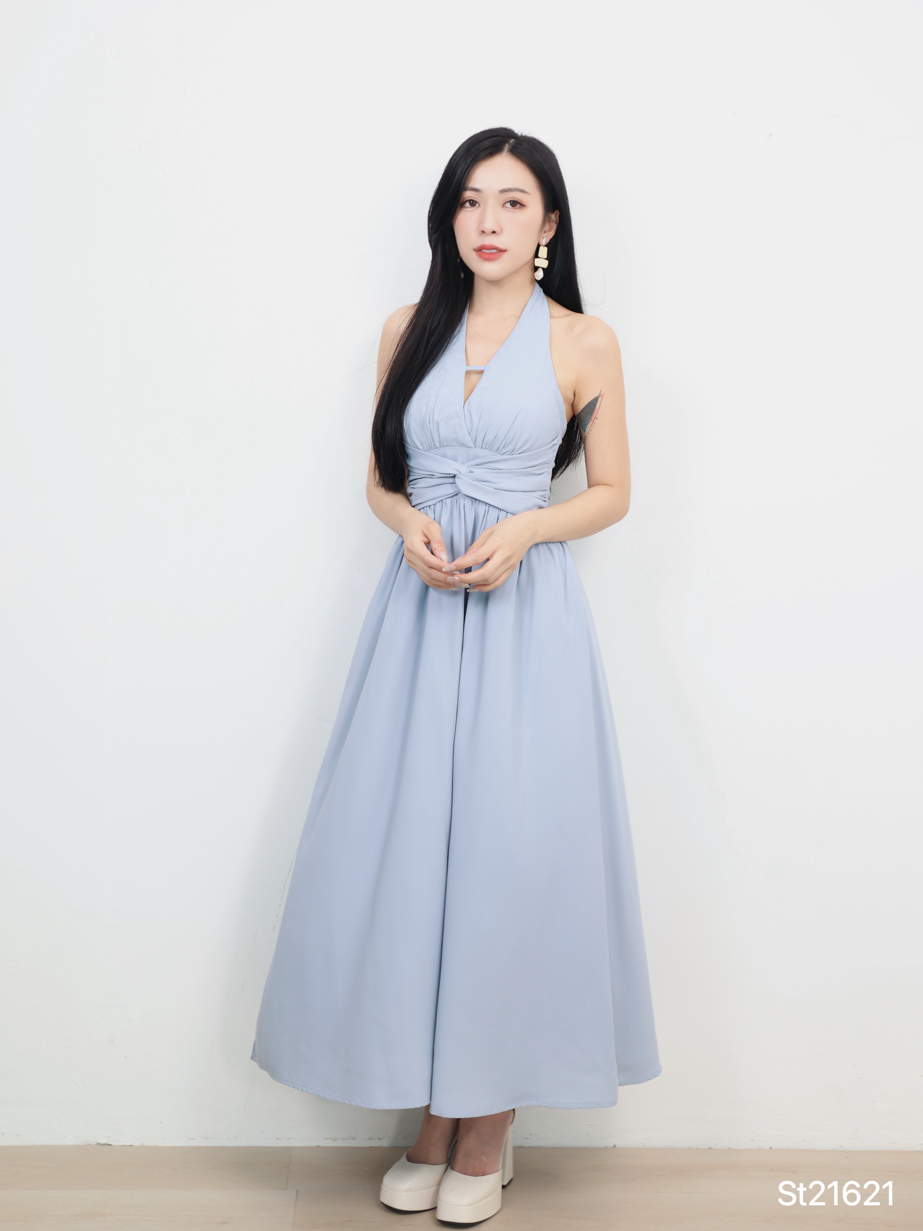 高级感V领系带设计挂脖连身裙 (ST21621)