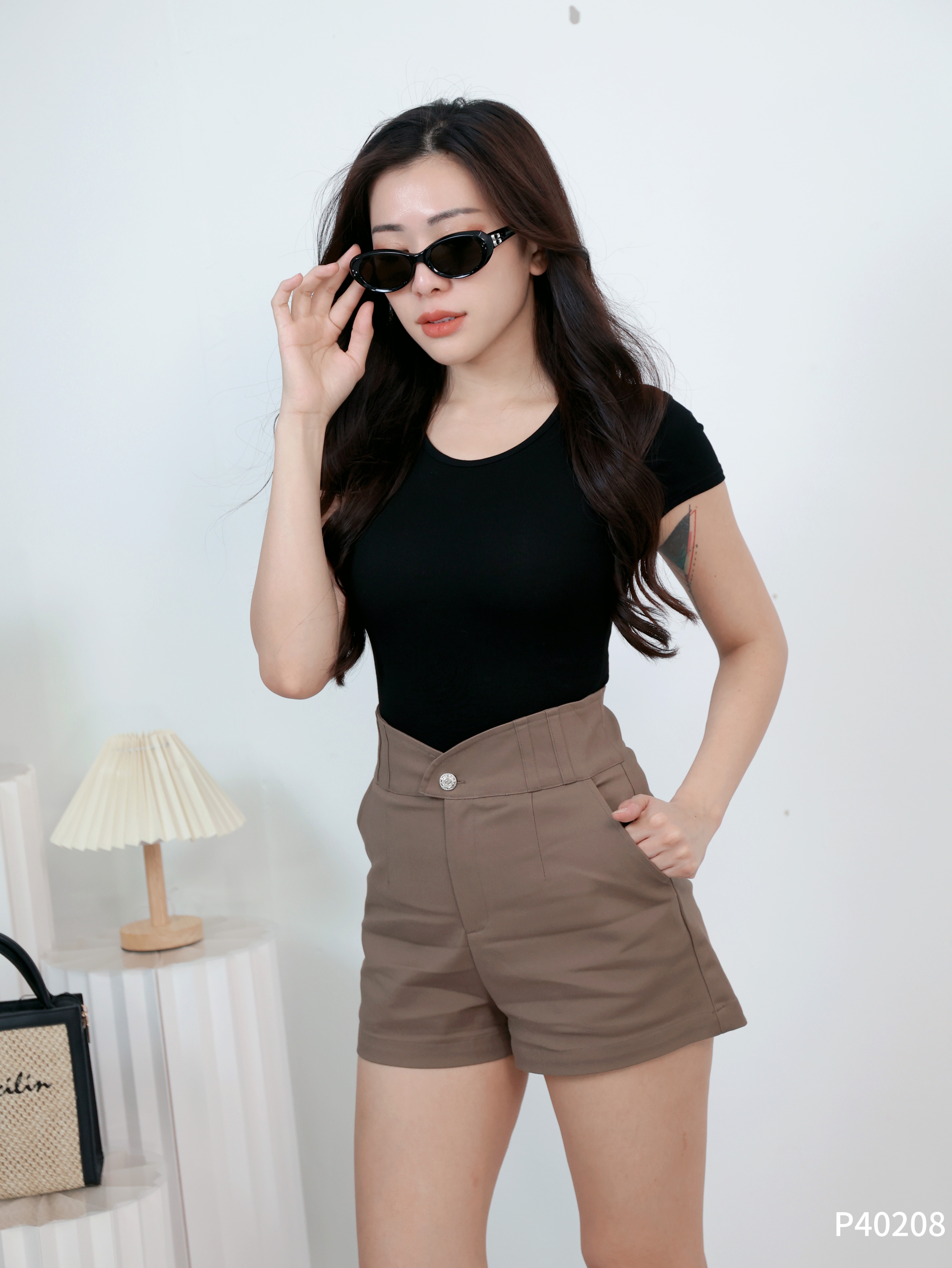 【LBP独家】气质百搭A字高腰阔腿短裤 (P40208)