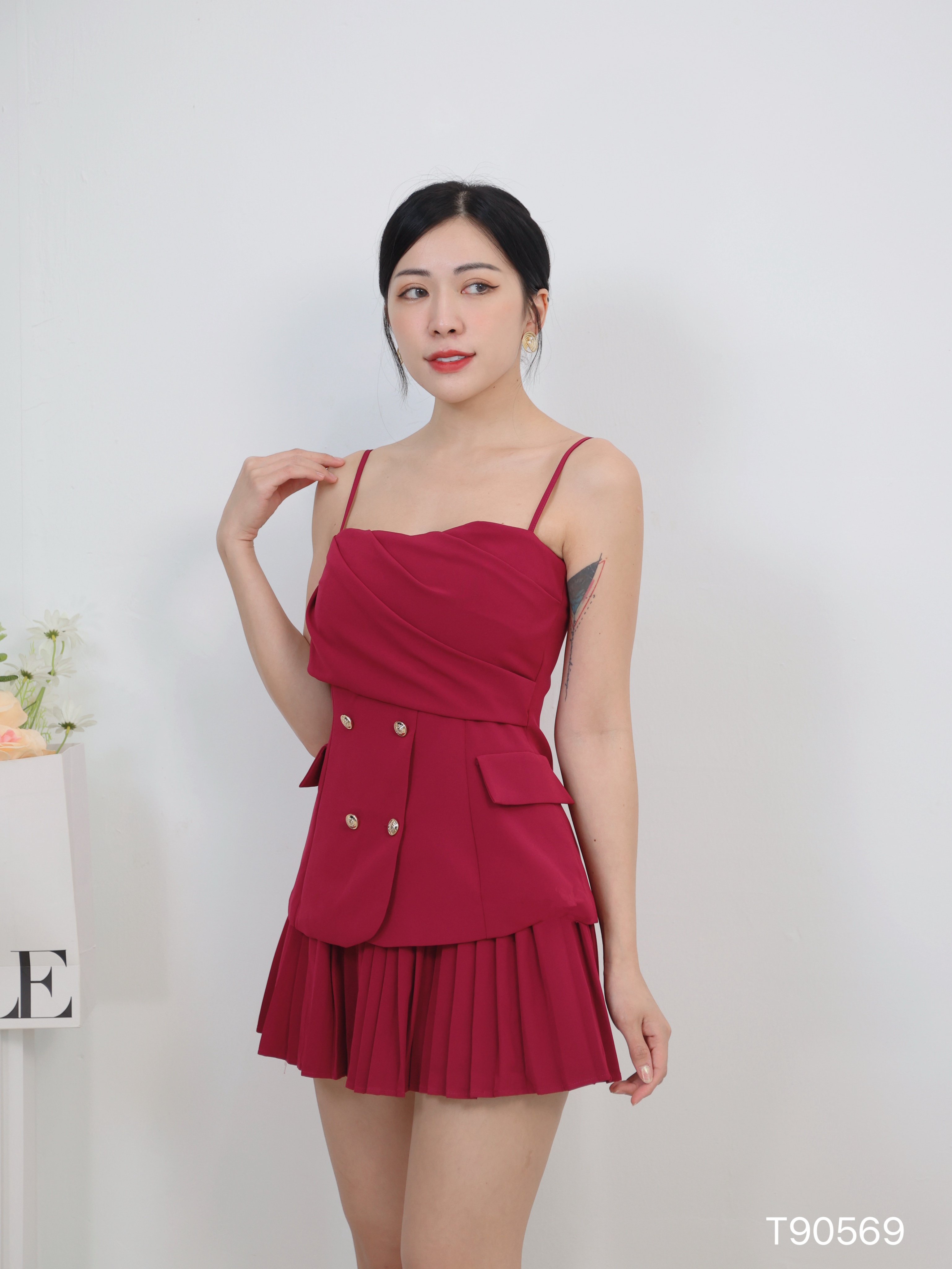 【LBP独家】高级感褶皱设计抹胸吊带上 (T90569)