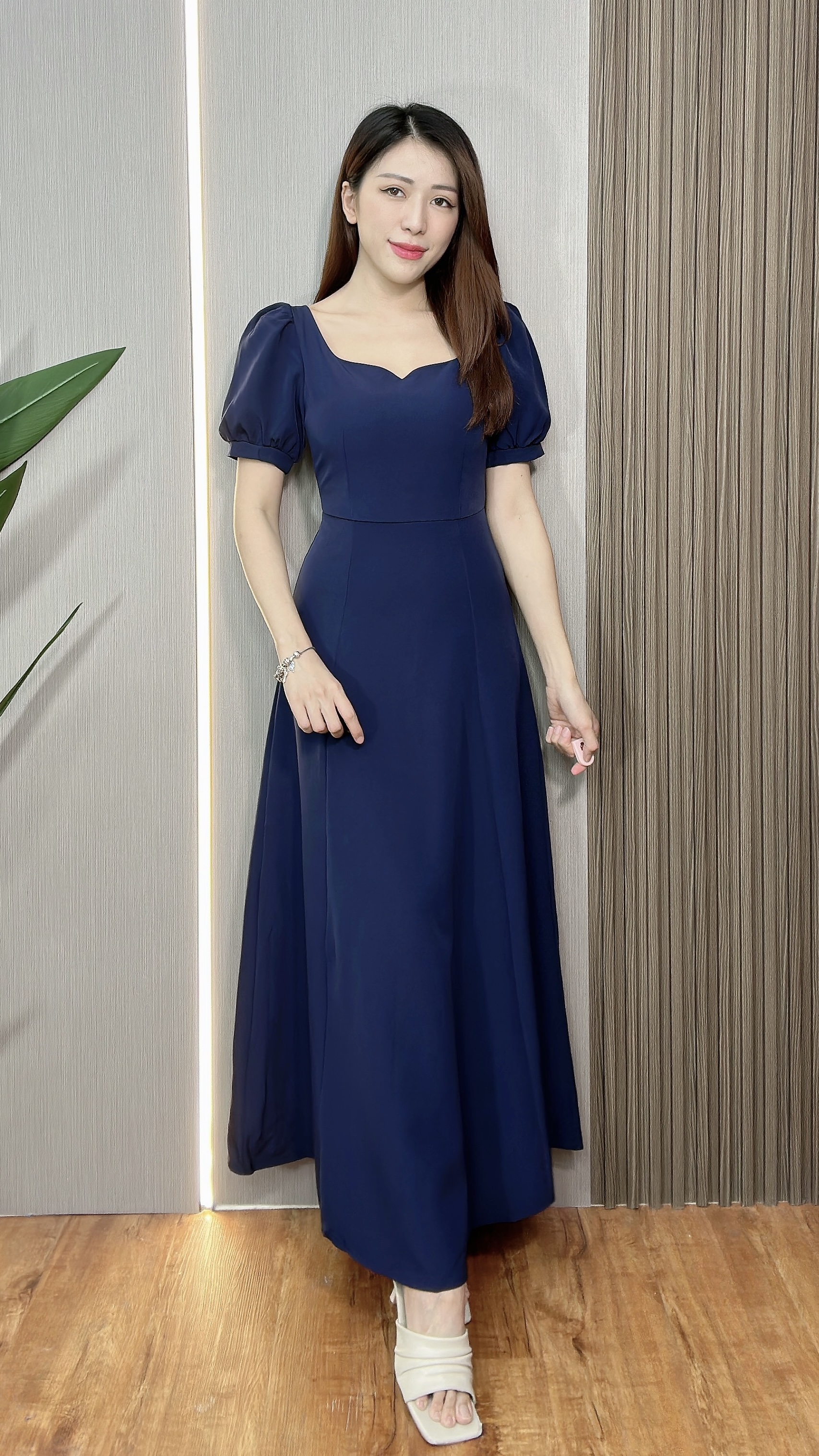 高贵修身方心领设计连身裙（ST20522）