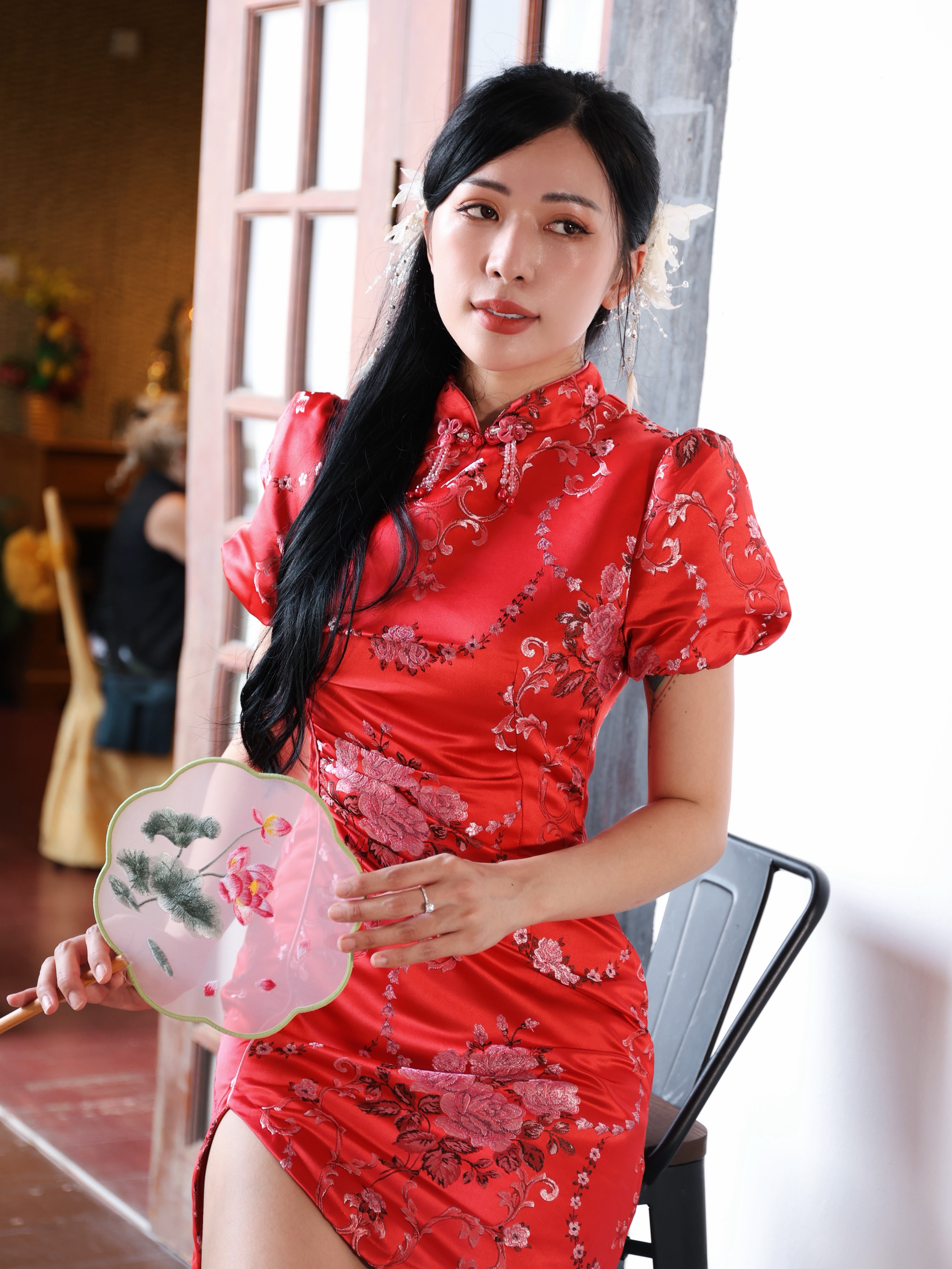 【预购PRE-ORDER】【LBP 独家新年系列】独特立体花盘扣设计立领旗袍 (ST21524)