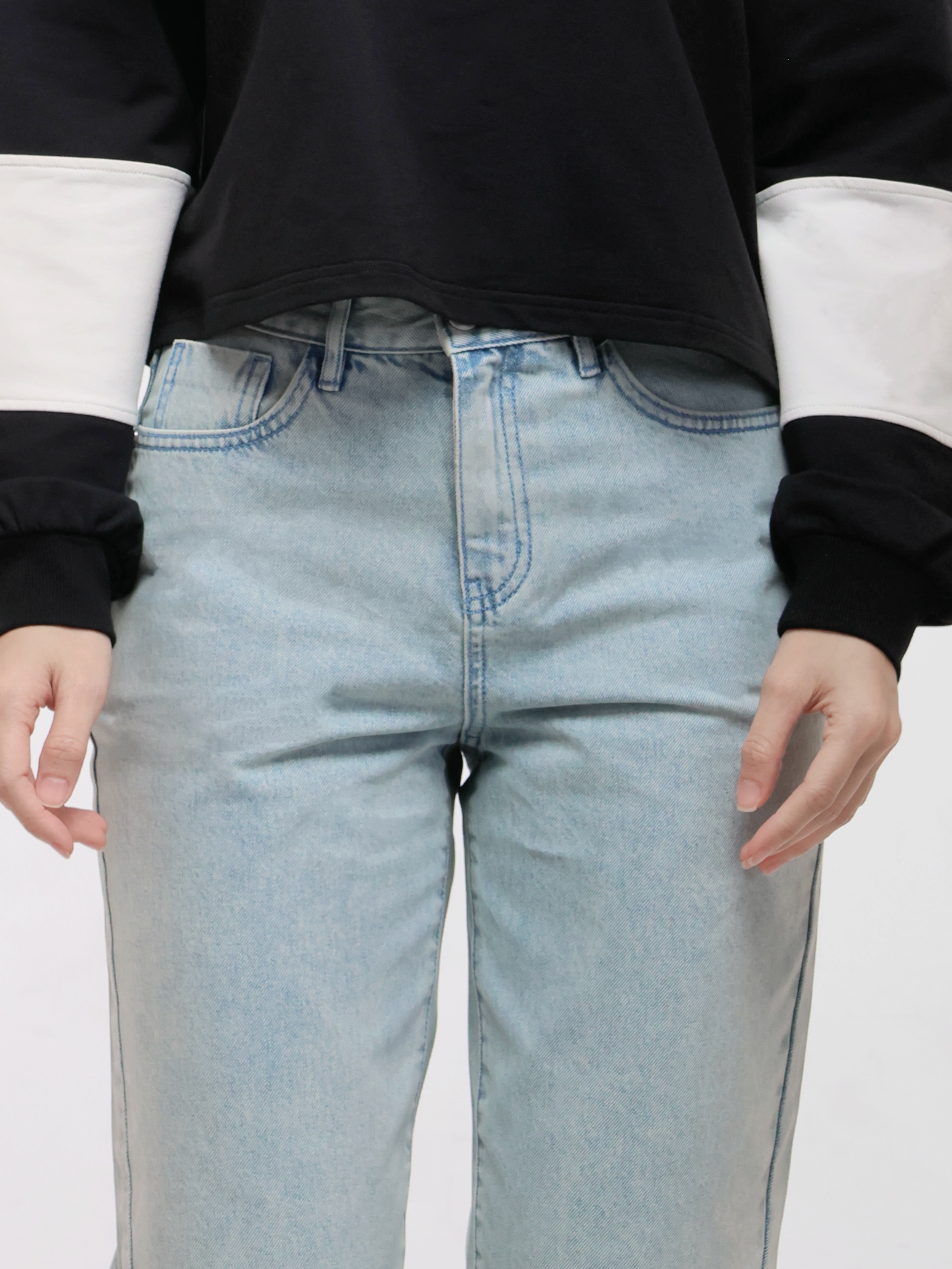 Women's Jeans with Simple Note Print (YS30131)