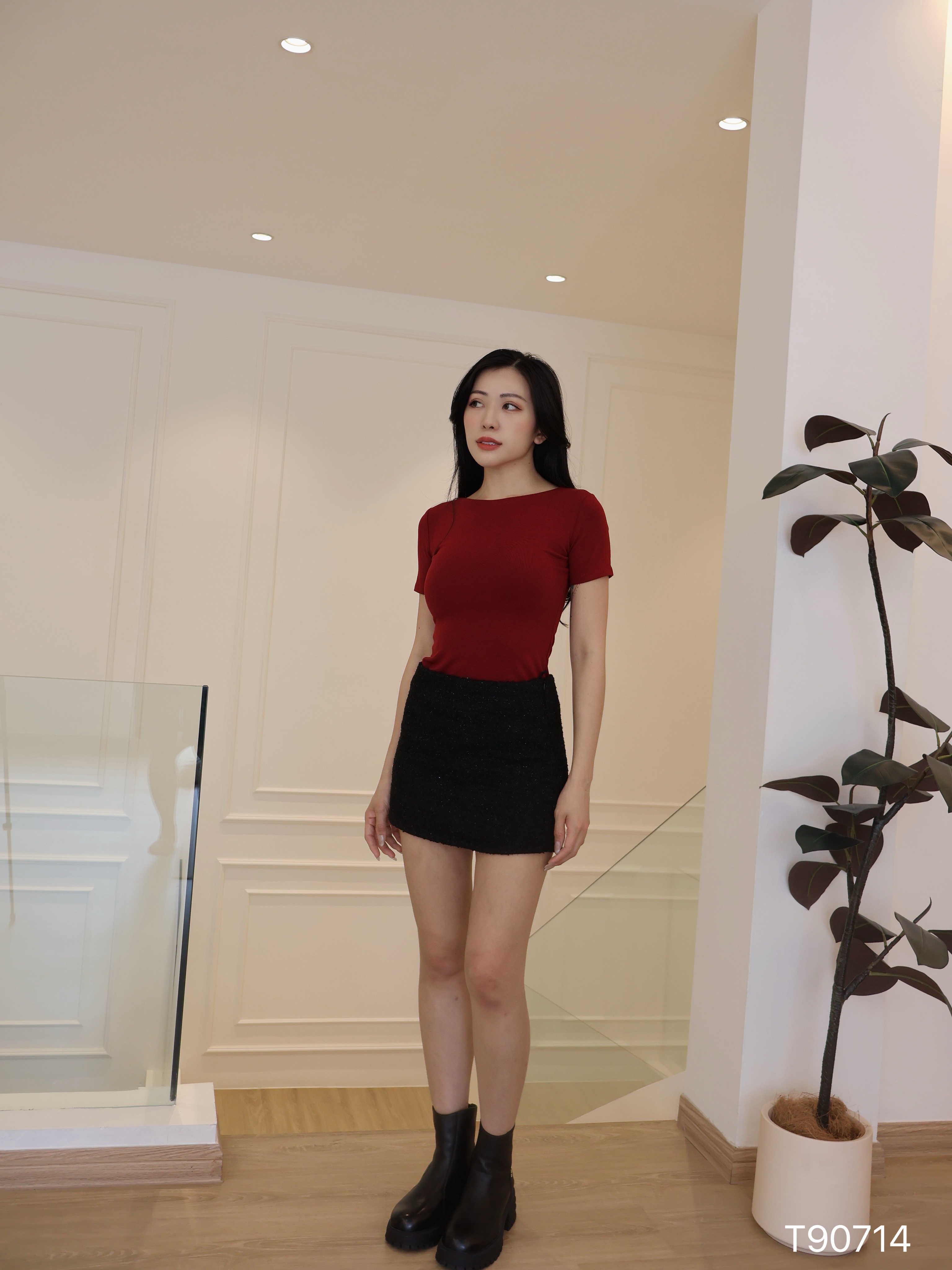 纯欲风月亮领设计修身纯色上衣 (T90714)