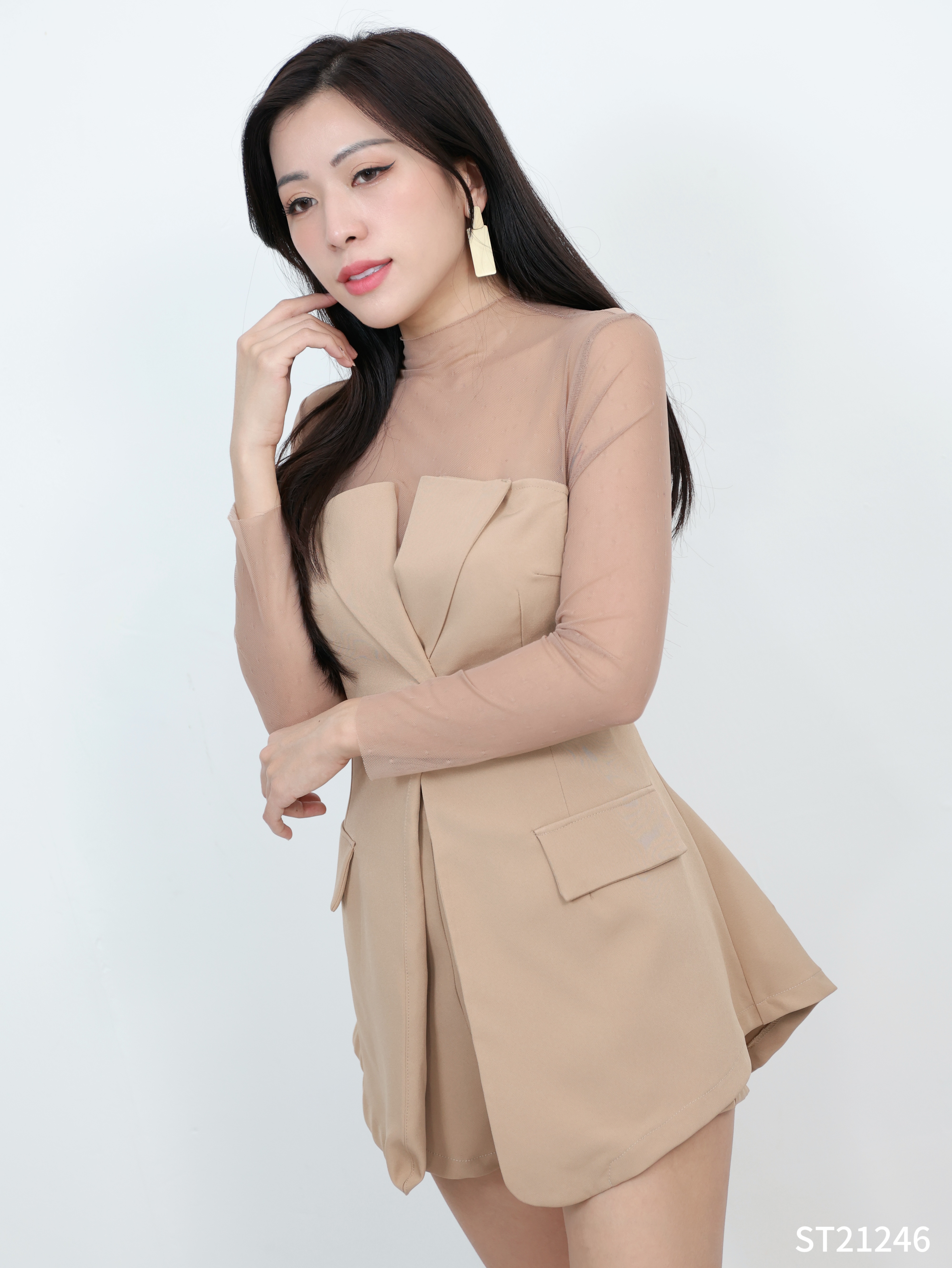 【LBP独家】纯欲风V领拼接网纱连身裤(ST21246)-La'Belle Fashion Boutique Sdn Bhd