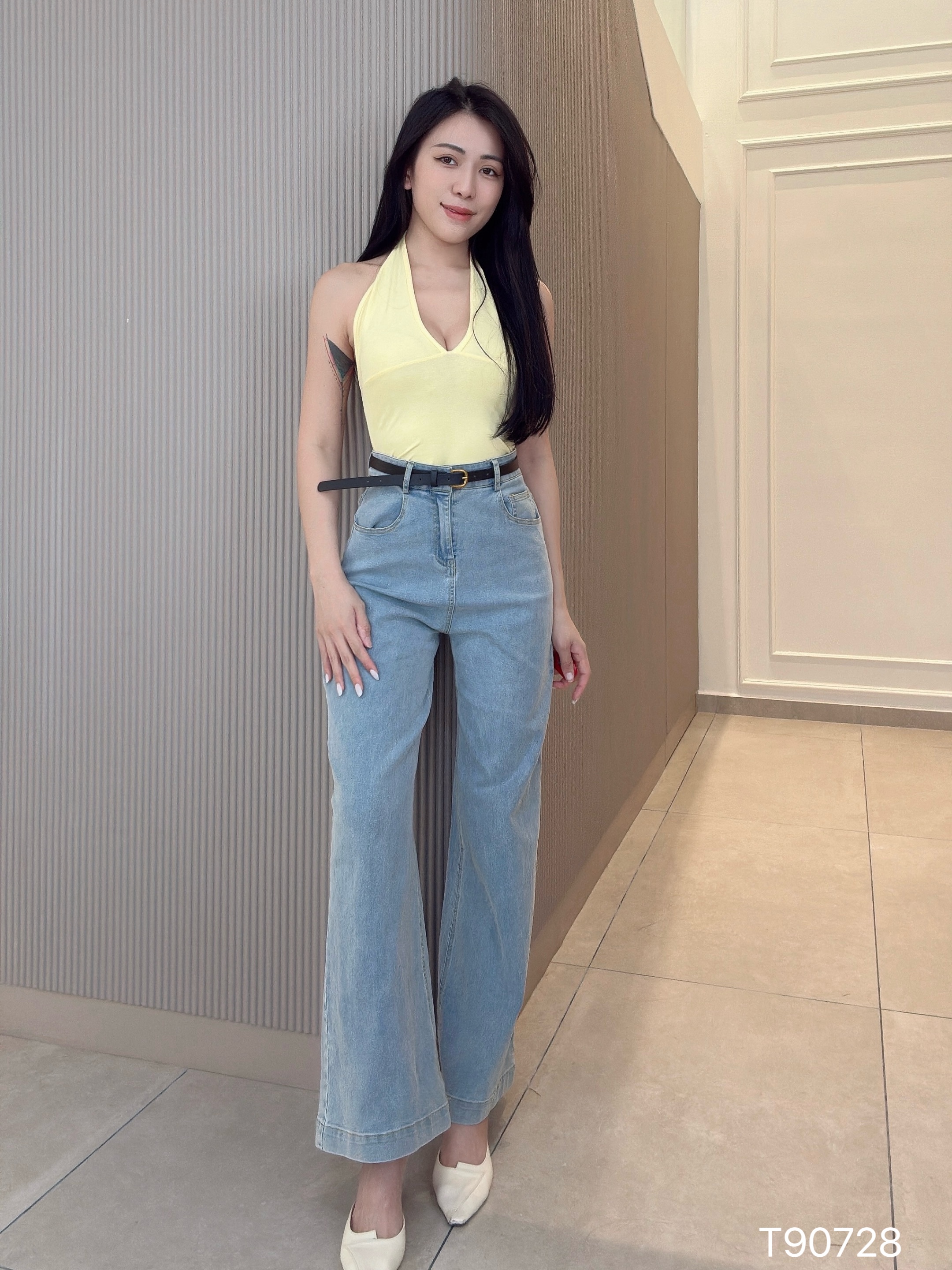 街头风V领美背设计挂脖上衣 (T90728)