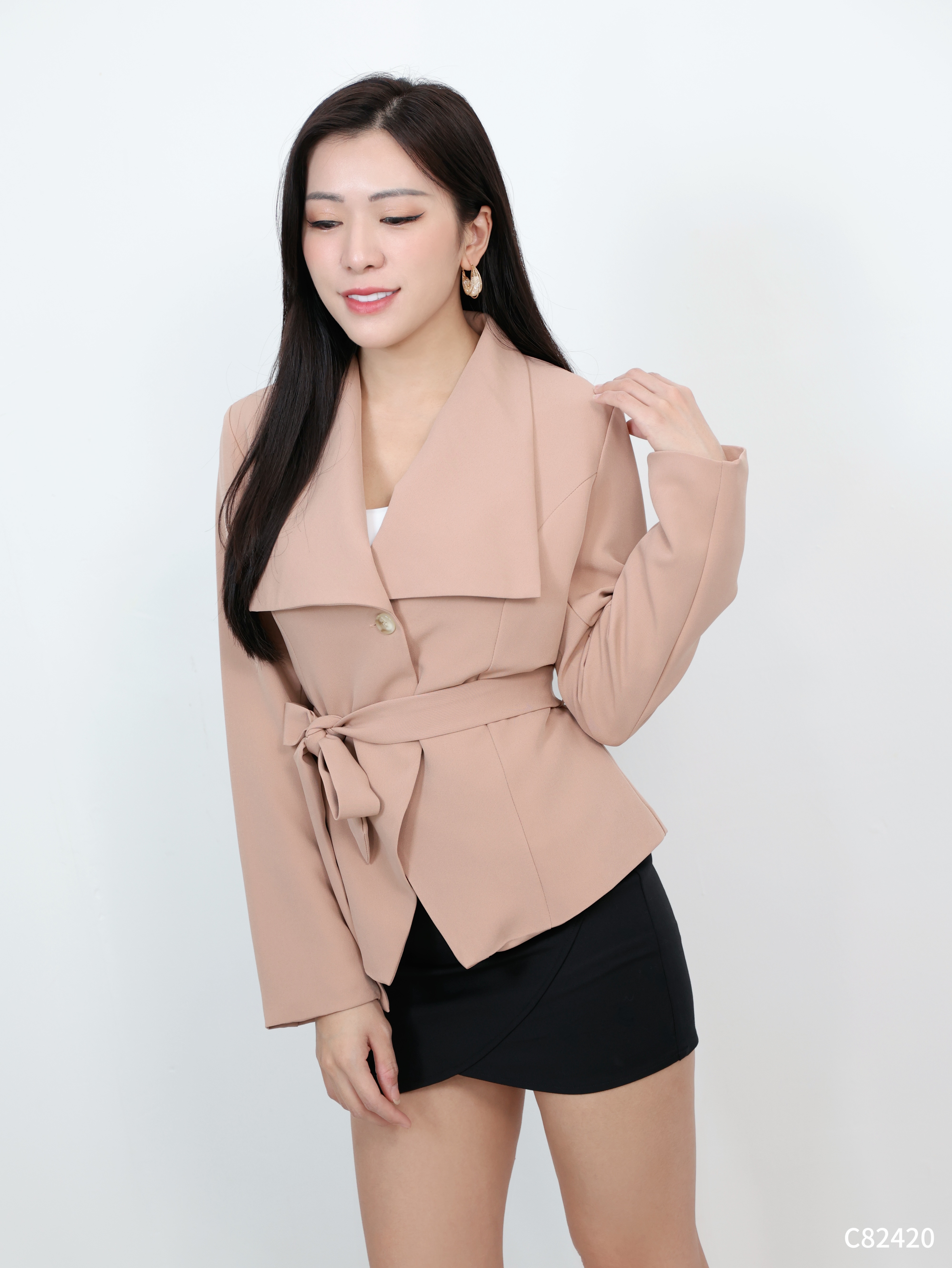 【LBP独家】小众设计感V领通勤外套 (C82420)-La'Belle Fashion Boutique Sdn Bhd