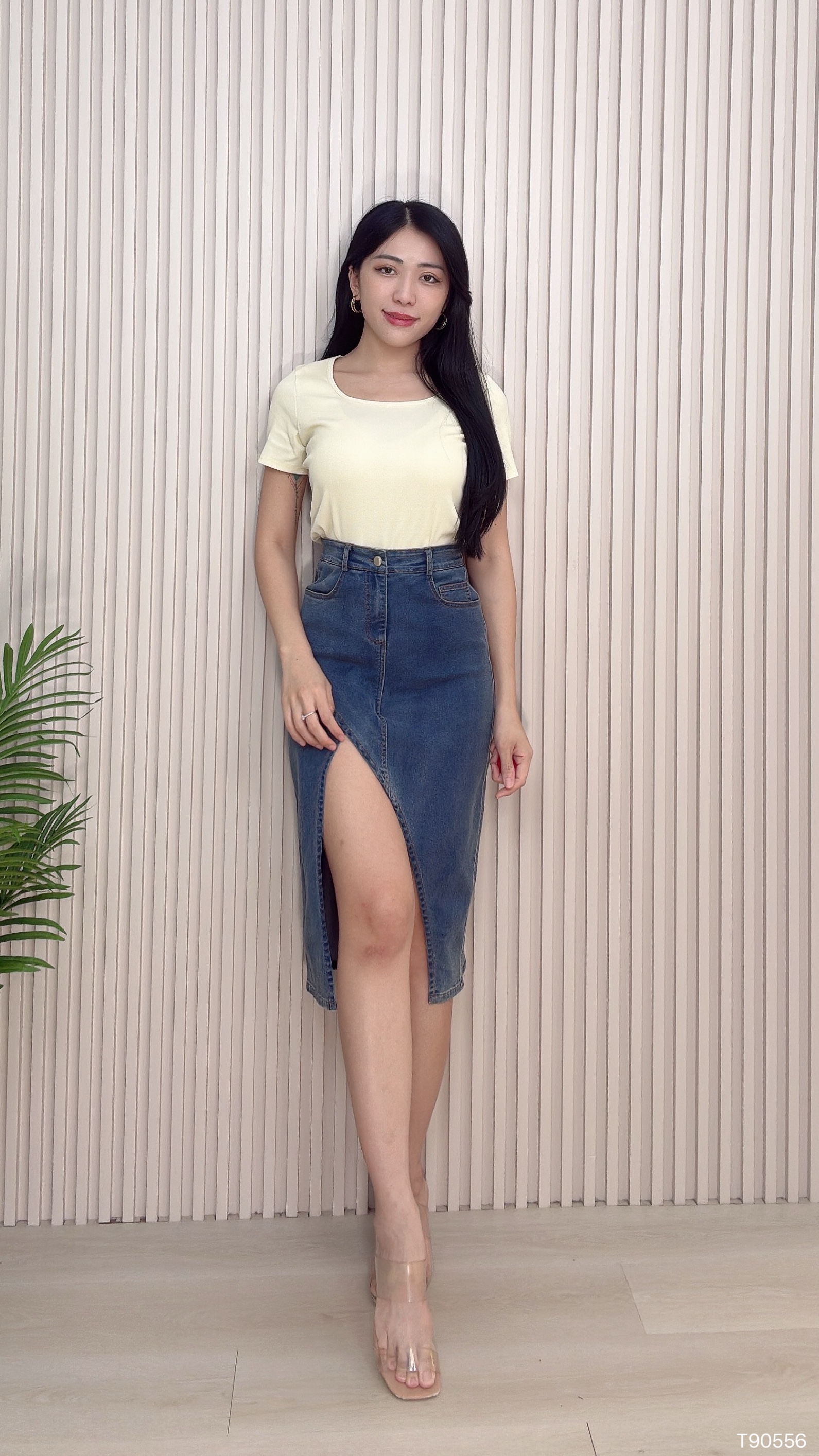 基本款不规则下摆设计大U领上衣 (T90556)