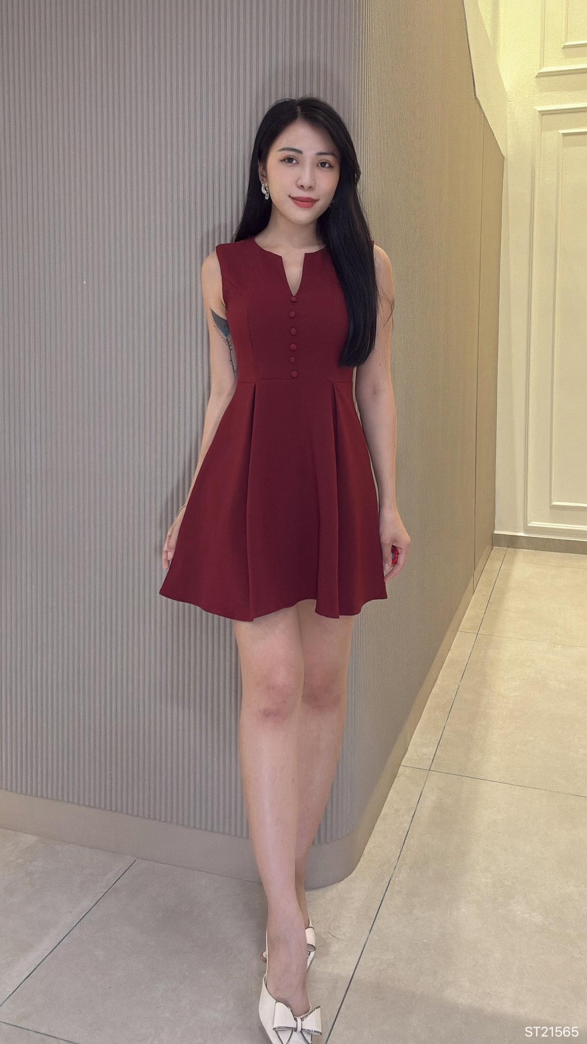 【LBP独家】高端V领假纽扣设计无袖连身裙  (ST21565)