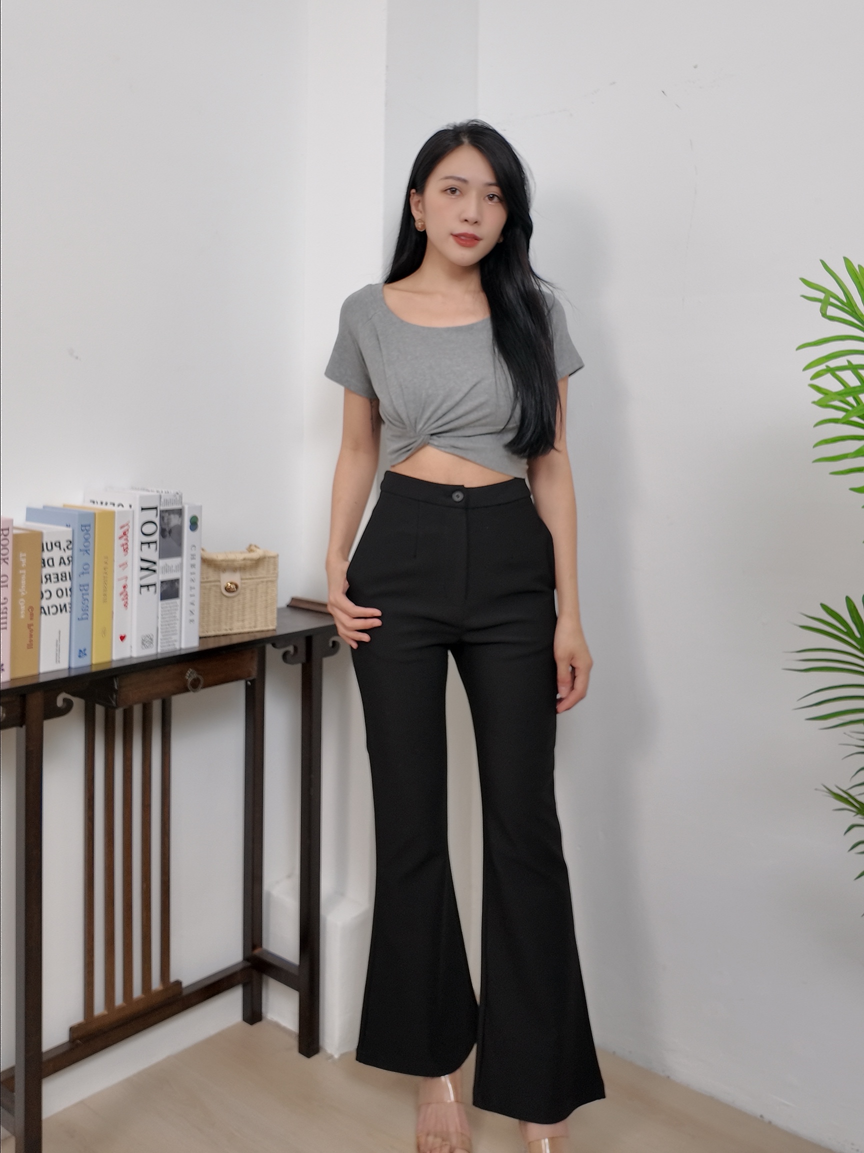 【LBP独家】气质百搭款显瘦微喇高腰长裤 (P40243)