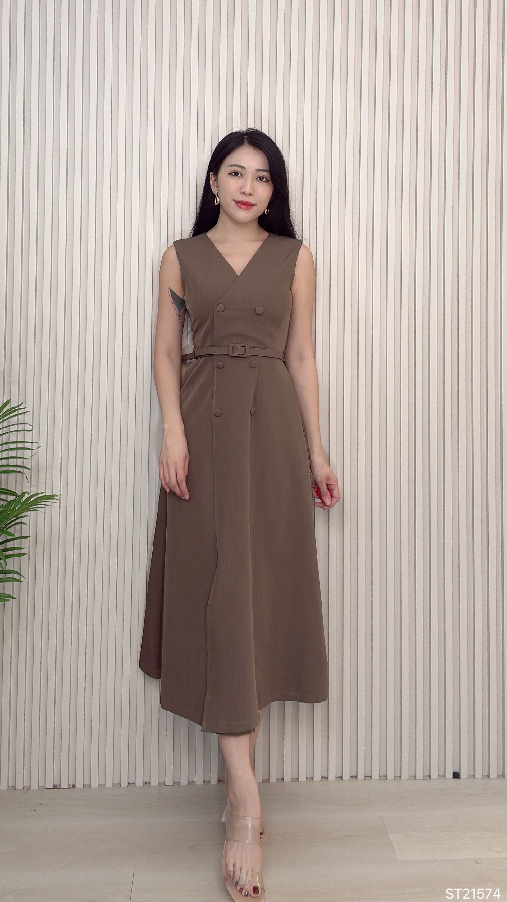 高级感马甲交叉V领设计连身裙 (ST21574)