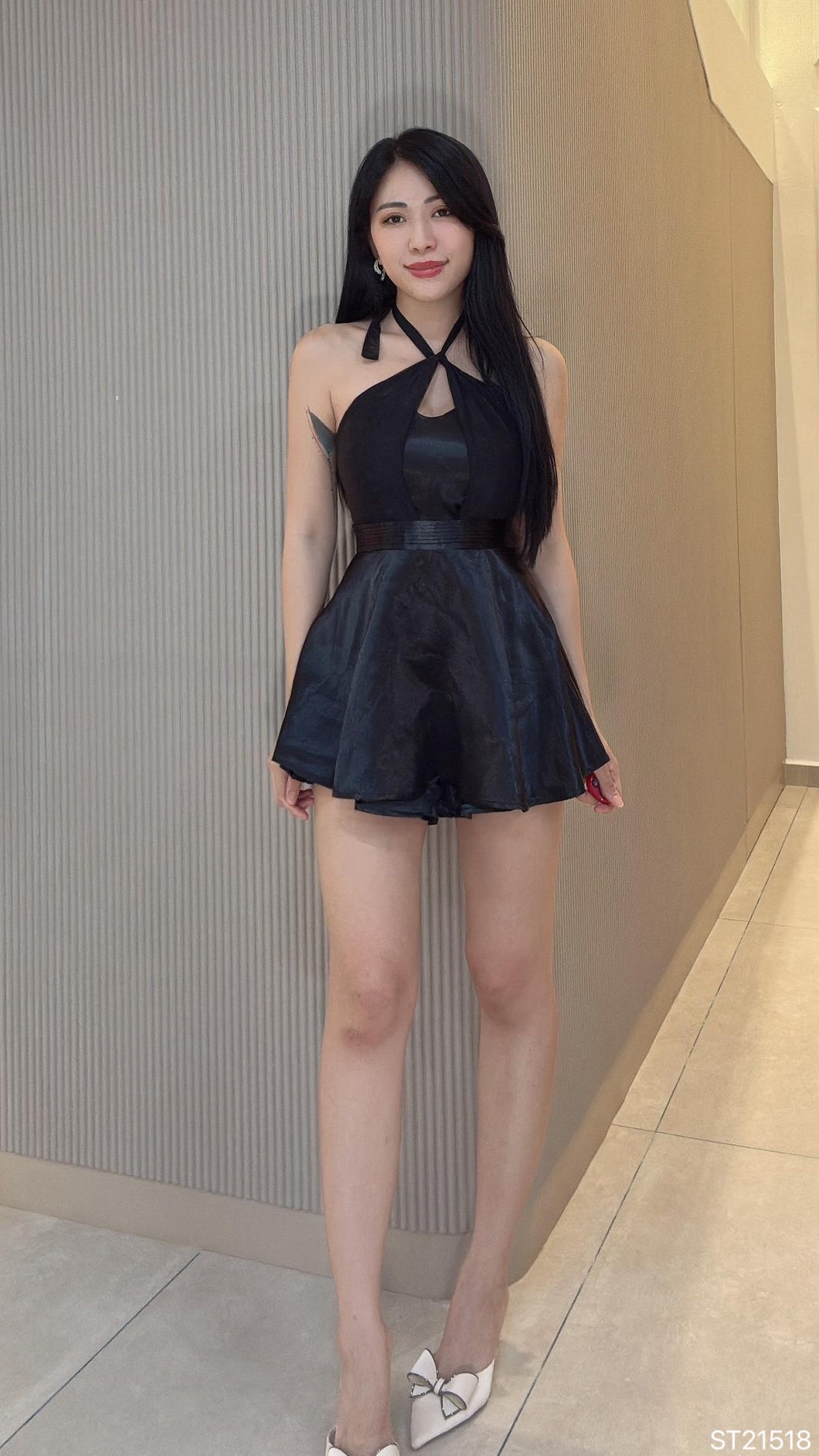 气质撞色挂脖抹胸设计连身裙 (ST21518)