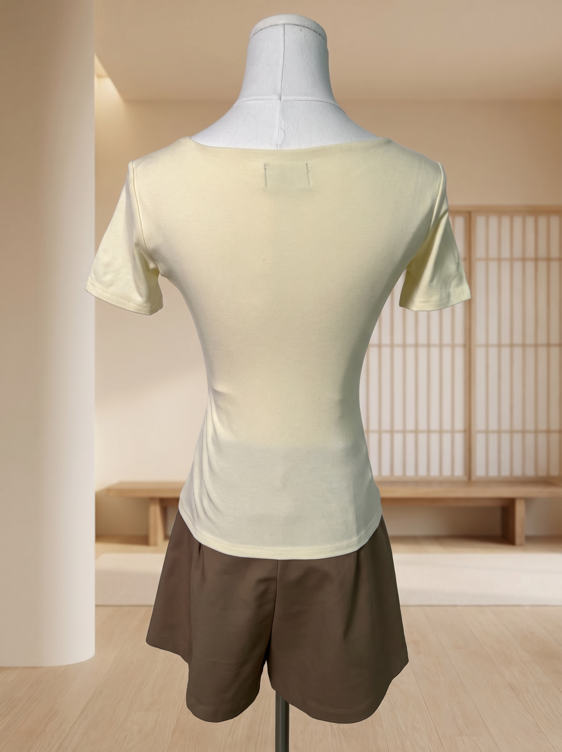 【预购PRE-ORDER】纯欲风月亮领设计修身纯色上衣 (T90714)