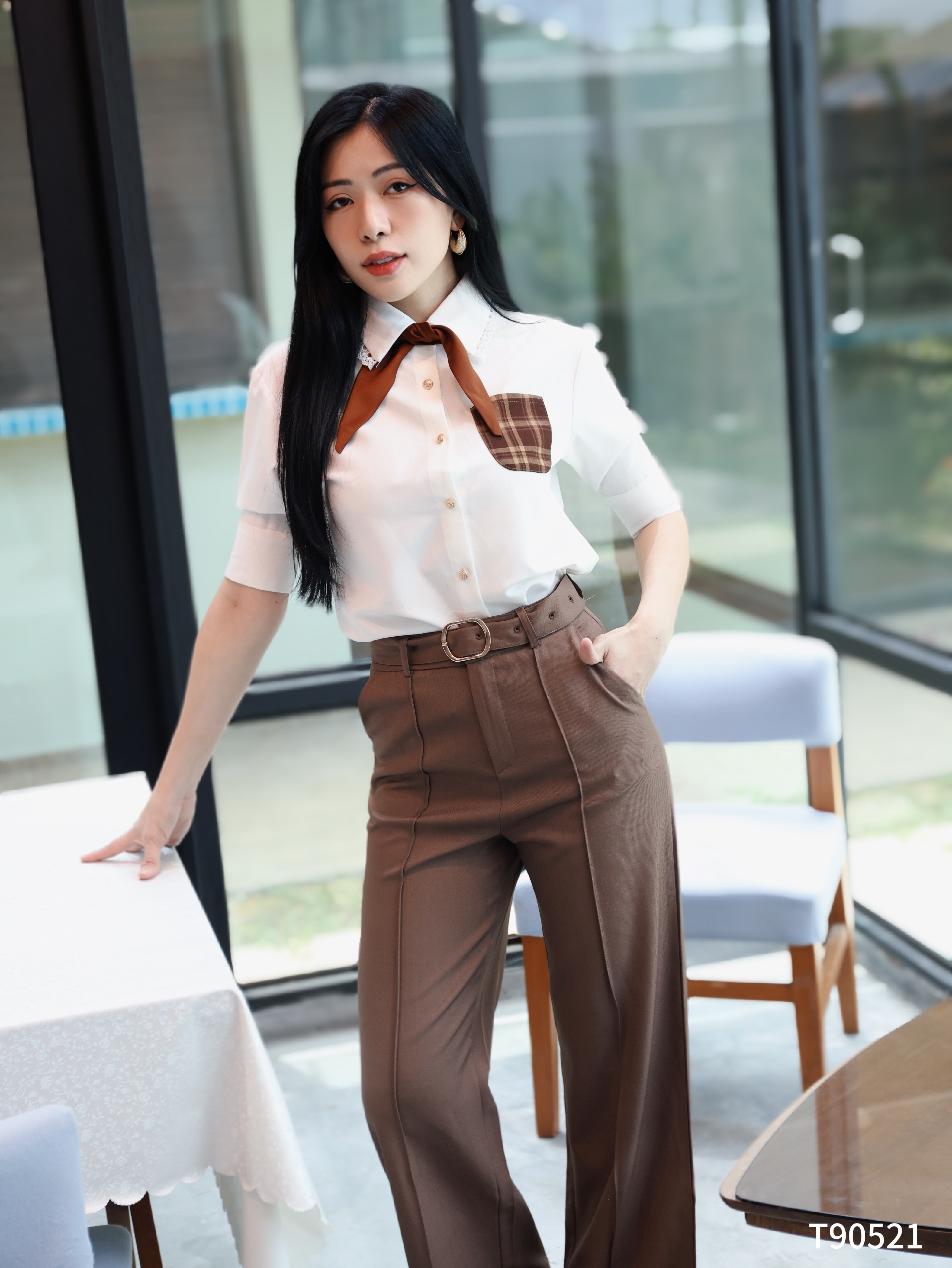 【LATTE NOON】高级感撞色翻领蕾丝设计上衣 (T90521)