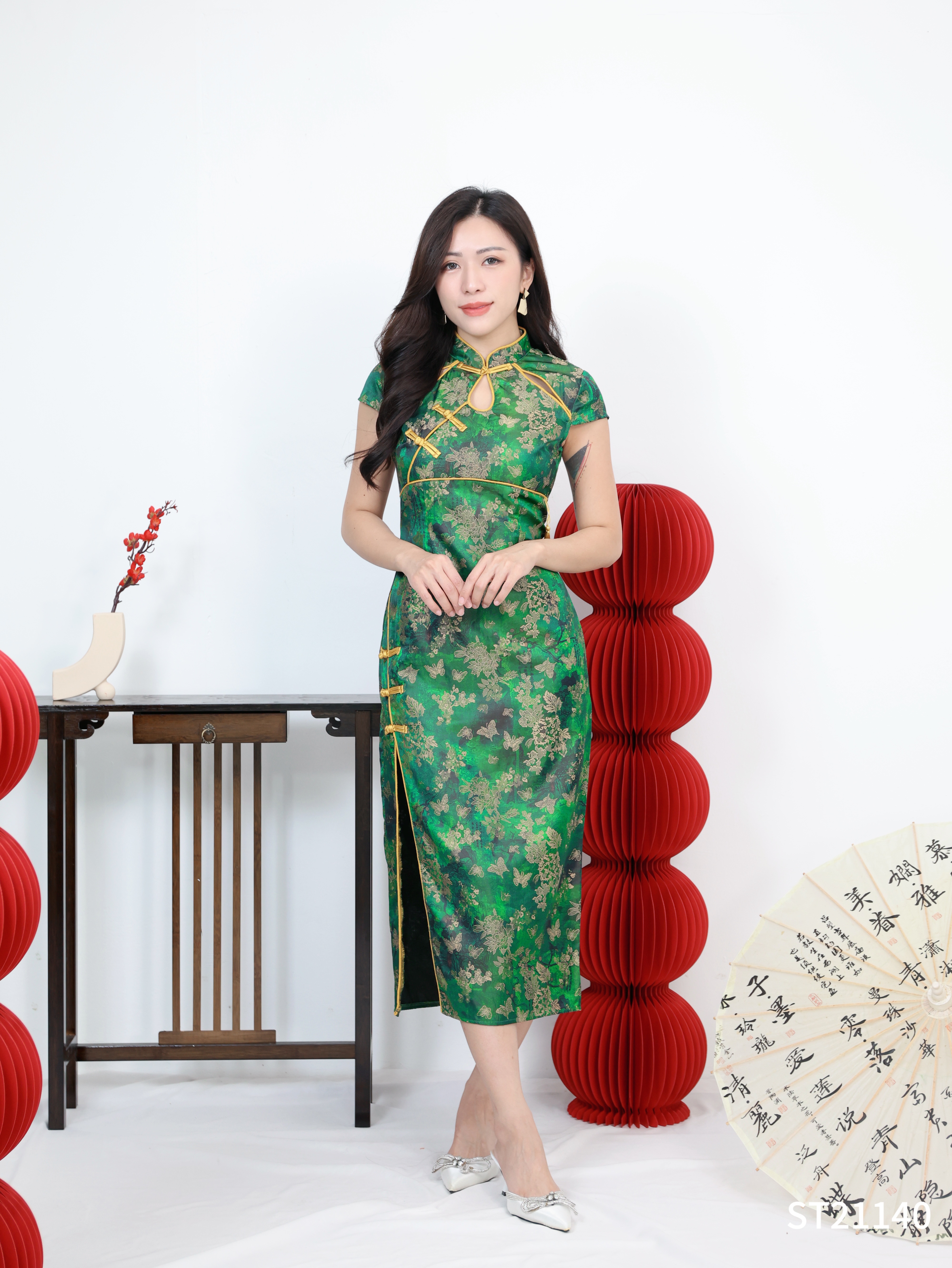 【LBP GXFC 独家新年系列】复古国风修身版过膝旗袍 (ST21140)-La'Belle Fashion Boutique Sdn Bhd