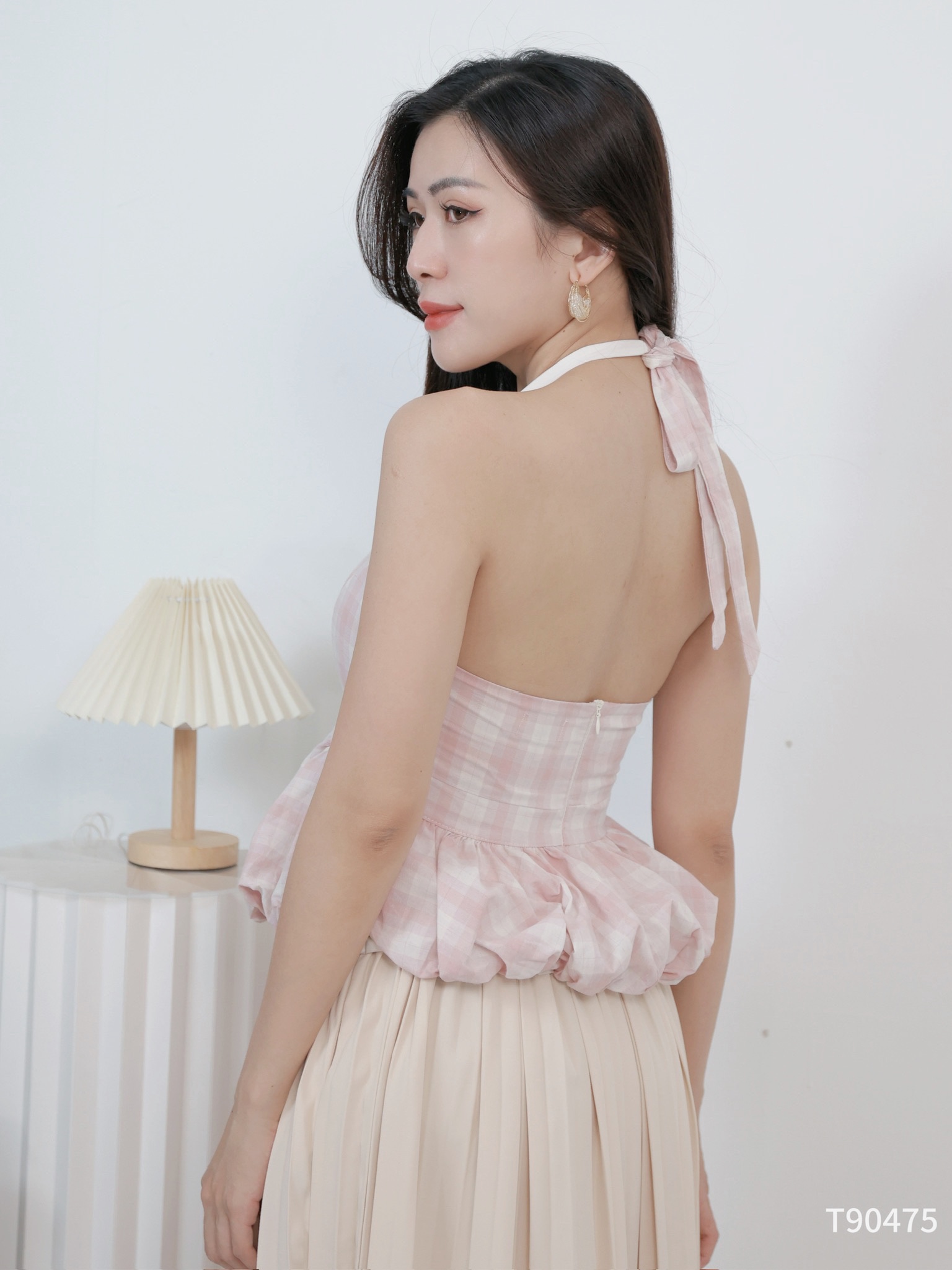 纯欲风系带挂脖设计花苞上衣 (T90475)