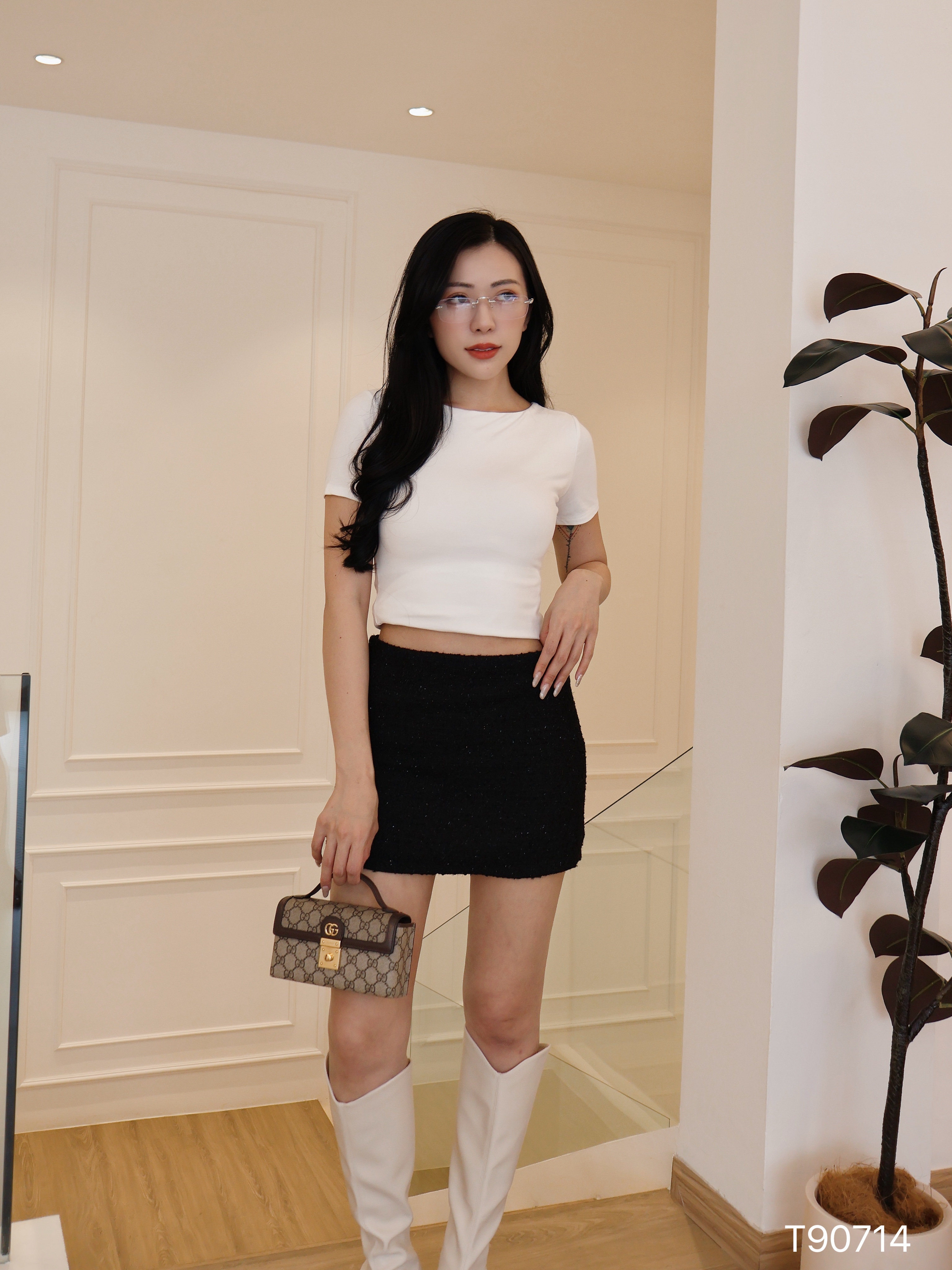 纯欲风月亮领设计修身纯色上衣 (T90714)