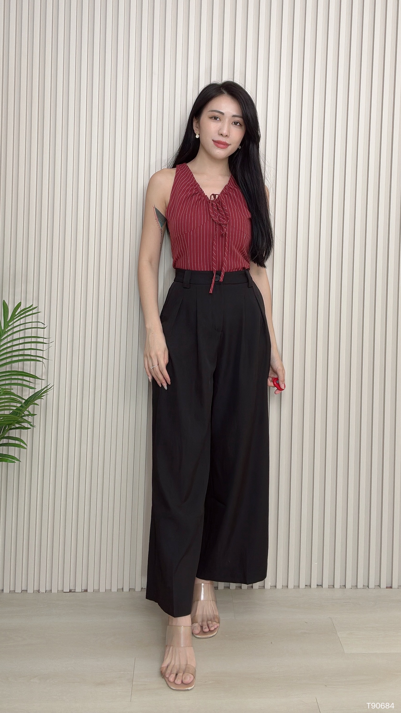 御姐气质V领抽绳设计条纹上衣 (T90684)