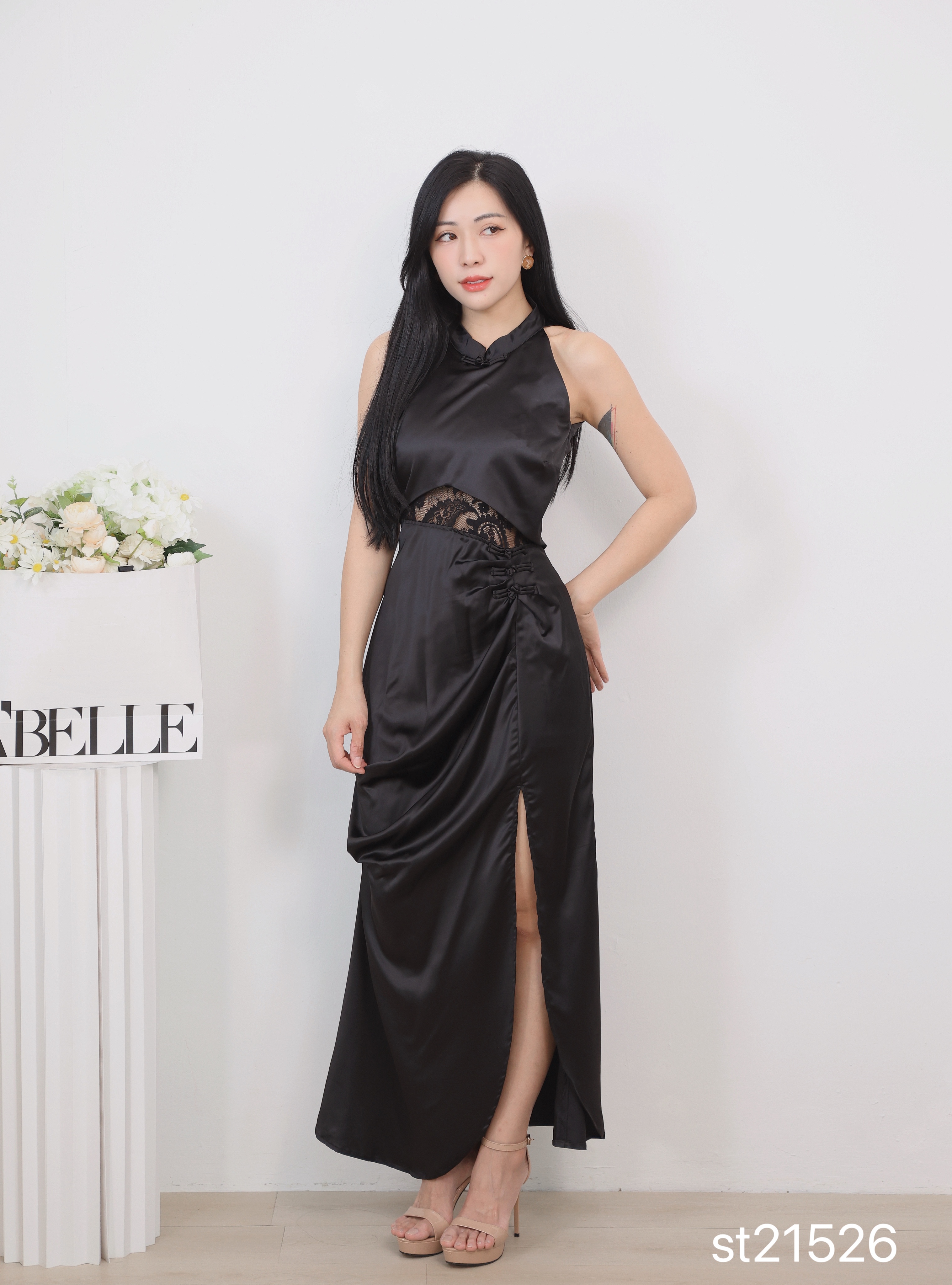 高级感压褶露腰削肩设计长版旗袍 (ST21526)