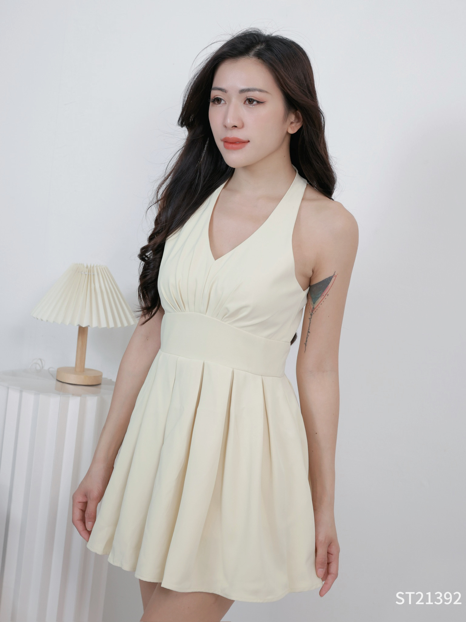 法式削肩百褶下摆设计V领连身裤裙 (ST21392)