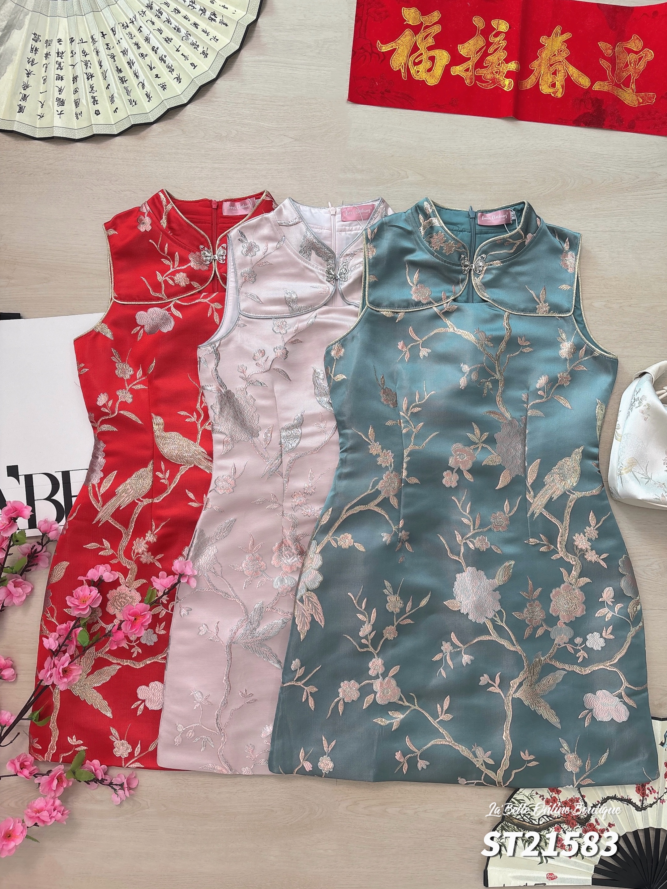 鸟语花香钻石蝴蝶扣设计无袖旗袍 （ST21583）