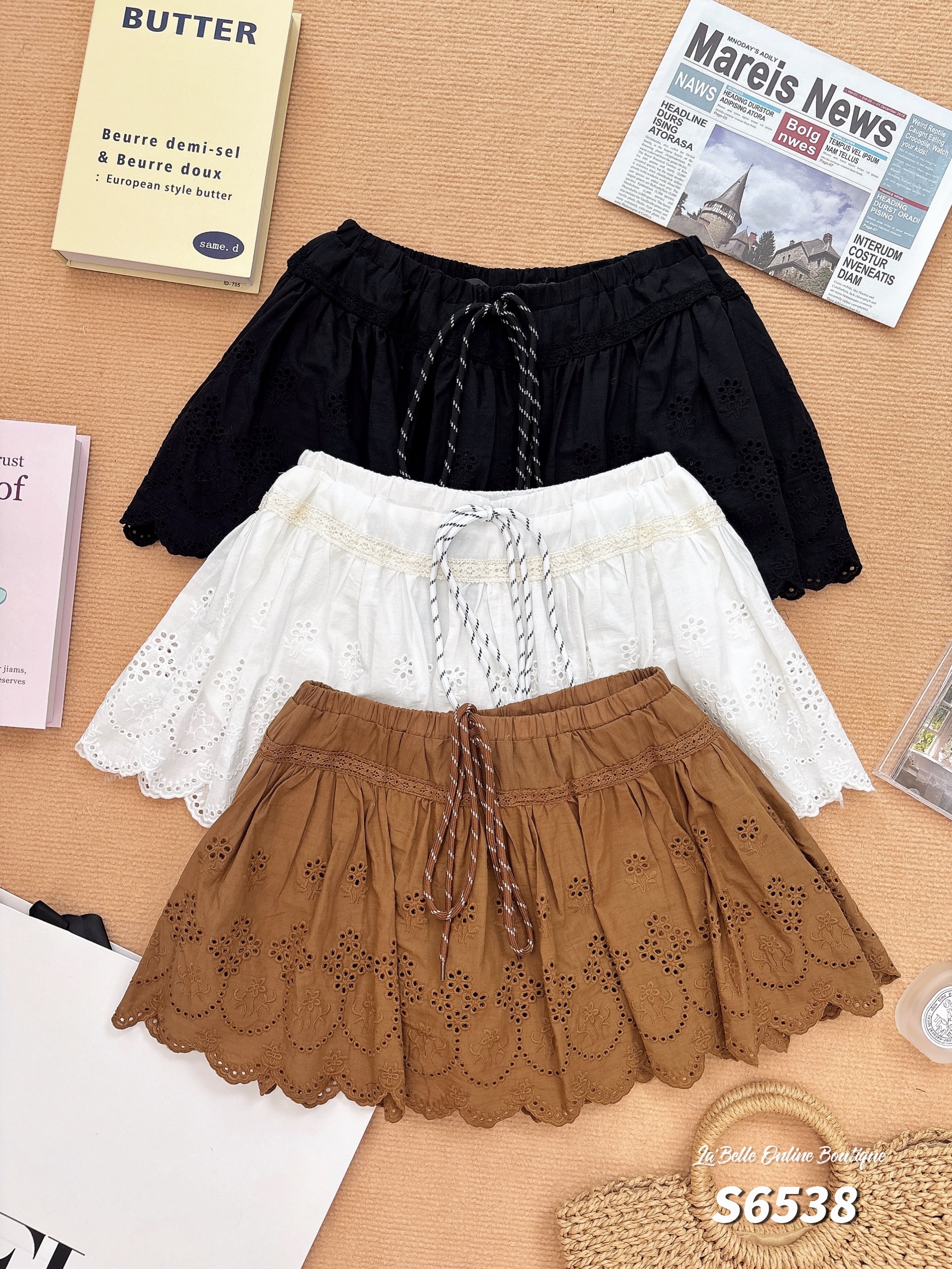 甜美镂空刺绣系带设计高腰短裙 (S6538)