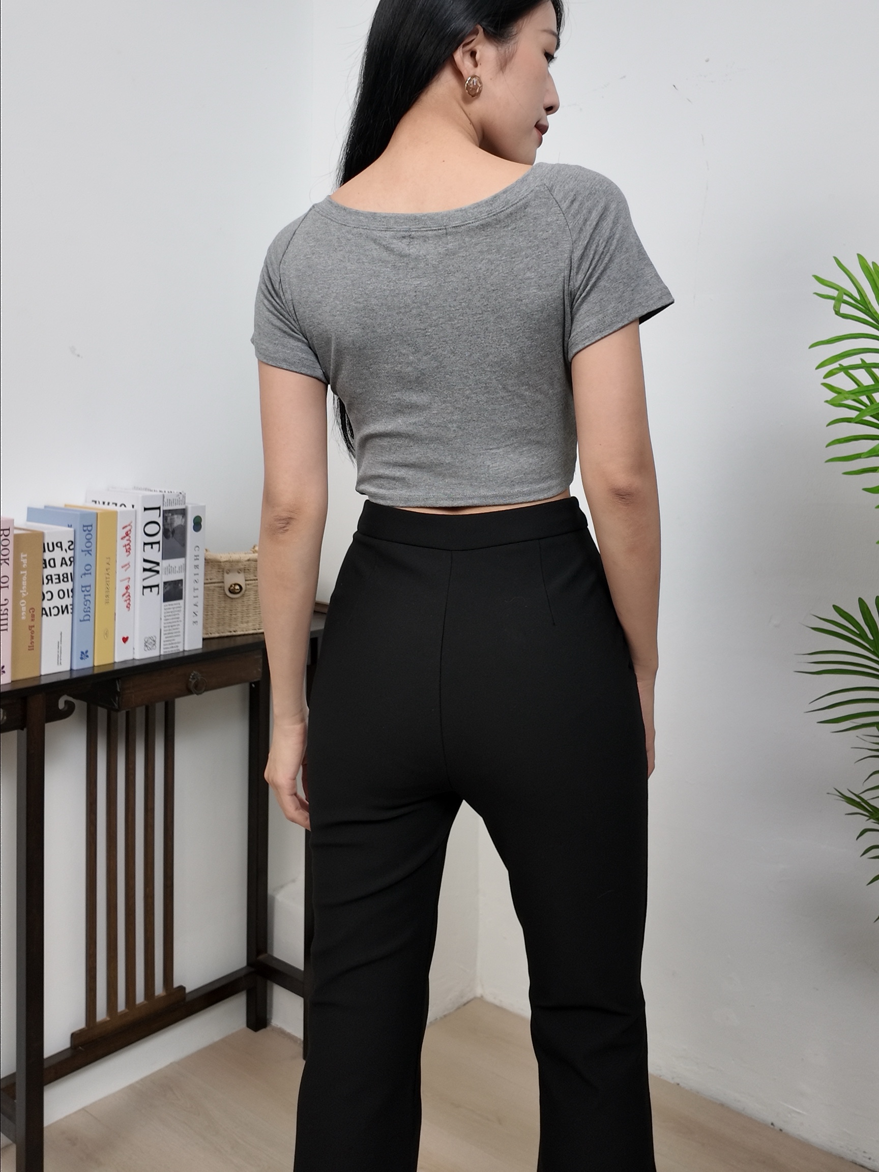 【LBP独家】气质百搭款显瘦微喇高腰长裤 (P40243)