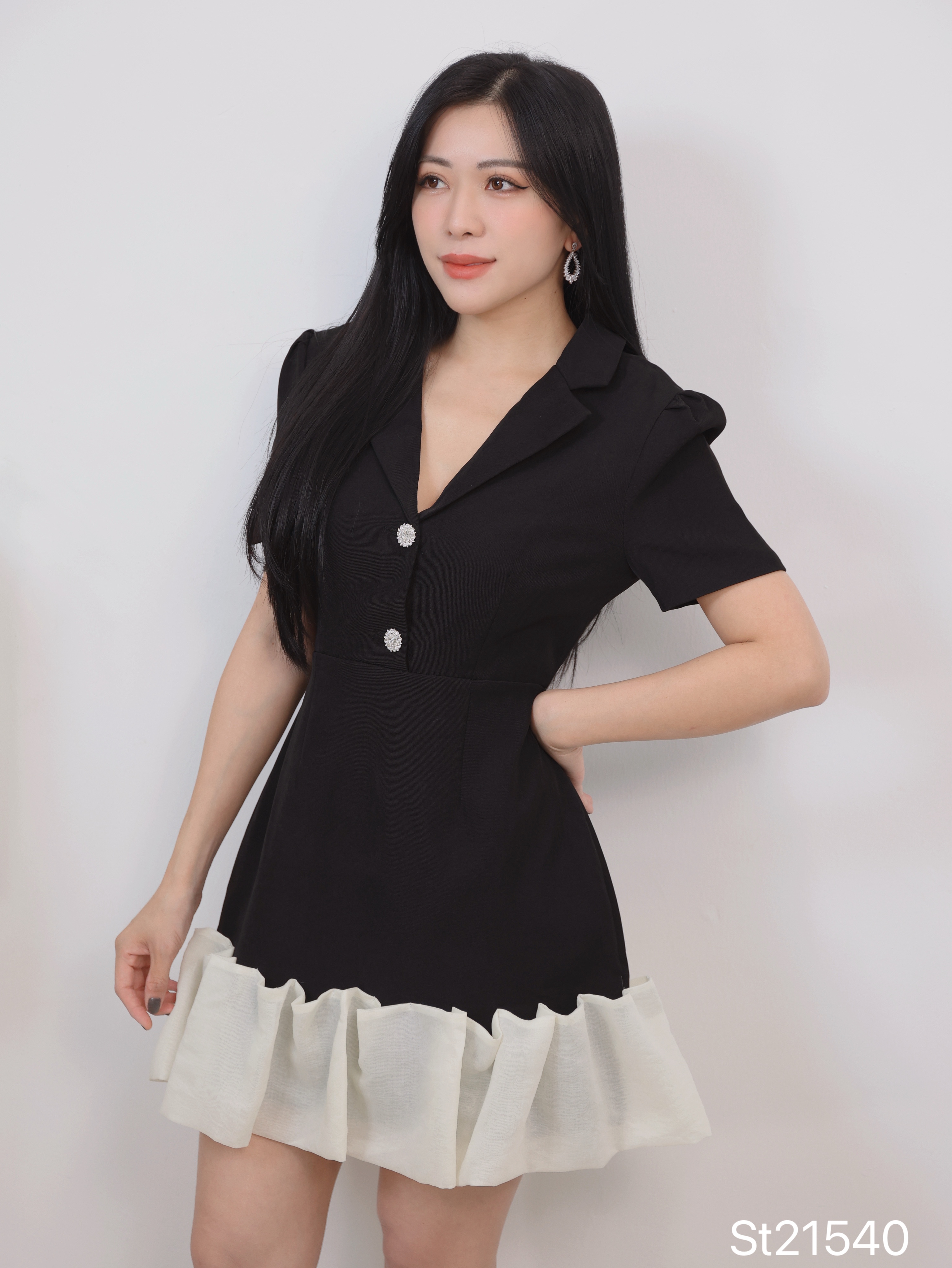 法式大V西装领荷叶裙摆设计连身裙 (ST21540)