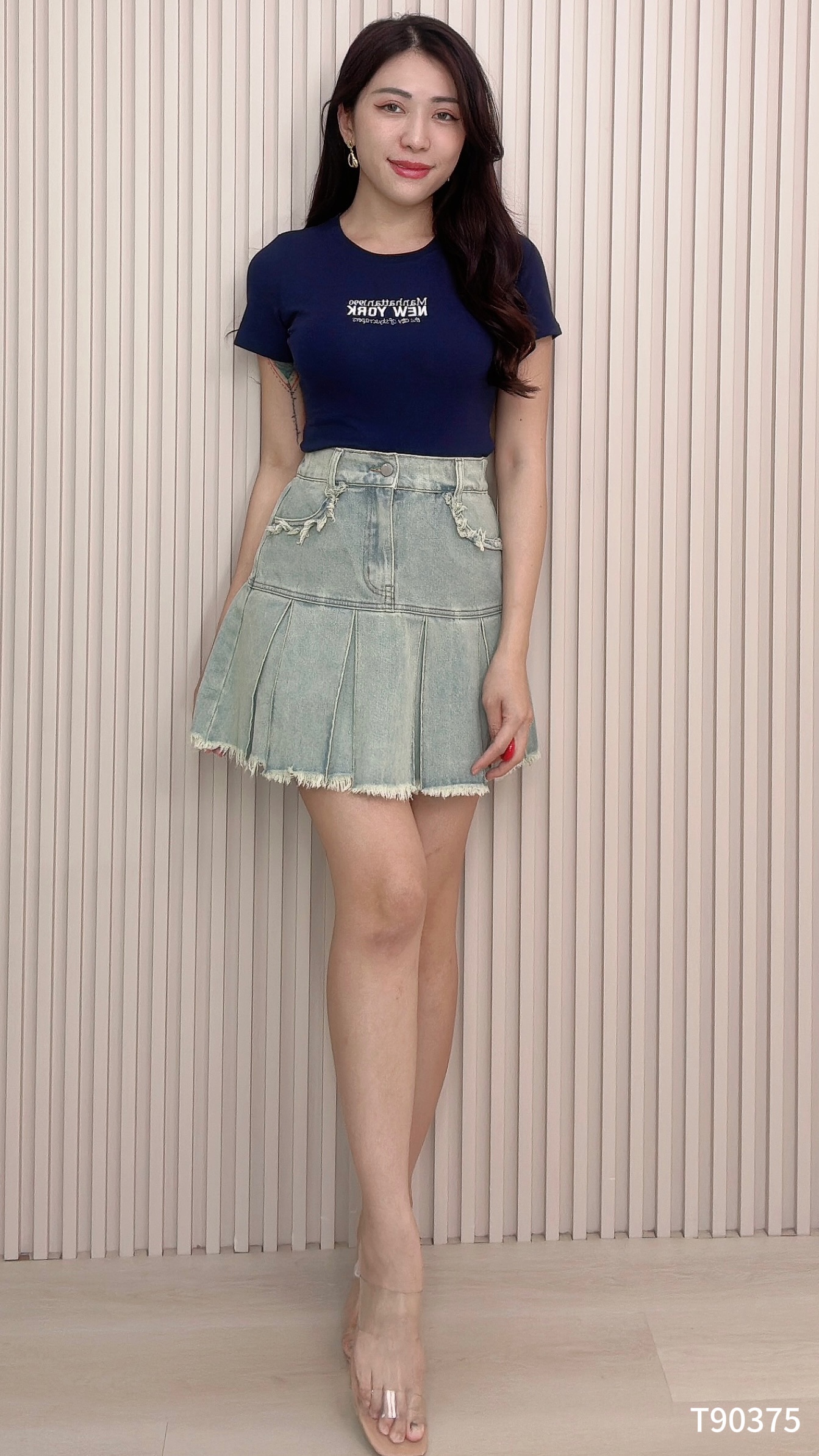 休闲字母刺绣圆领T恤 (T90375)