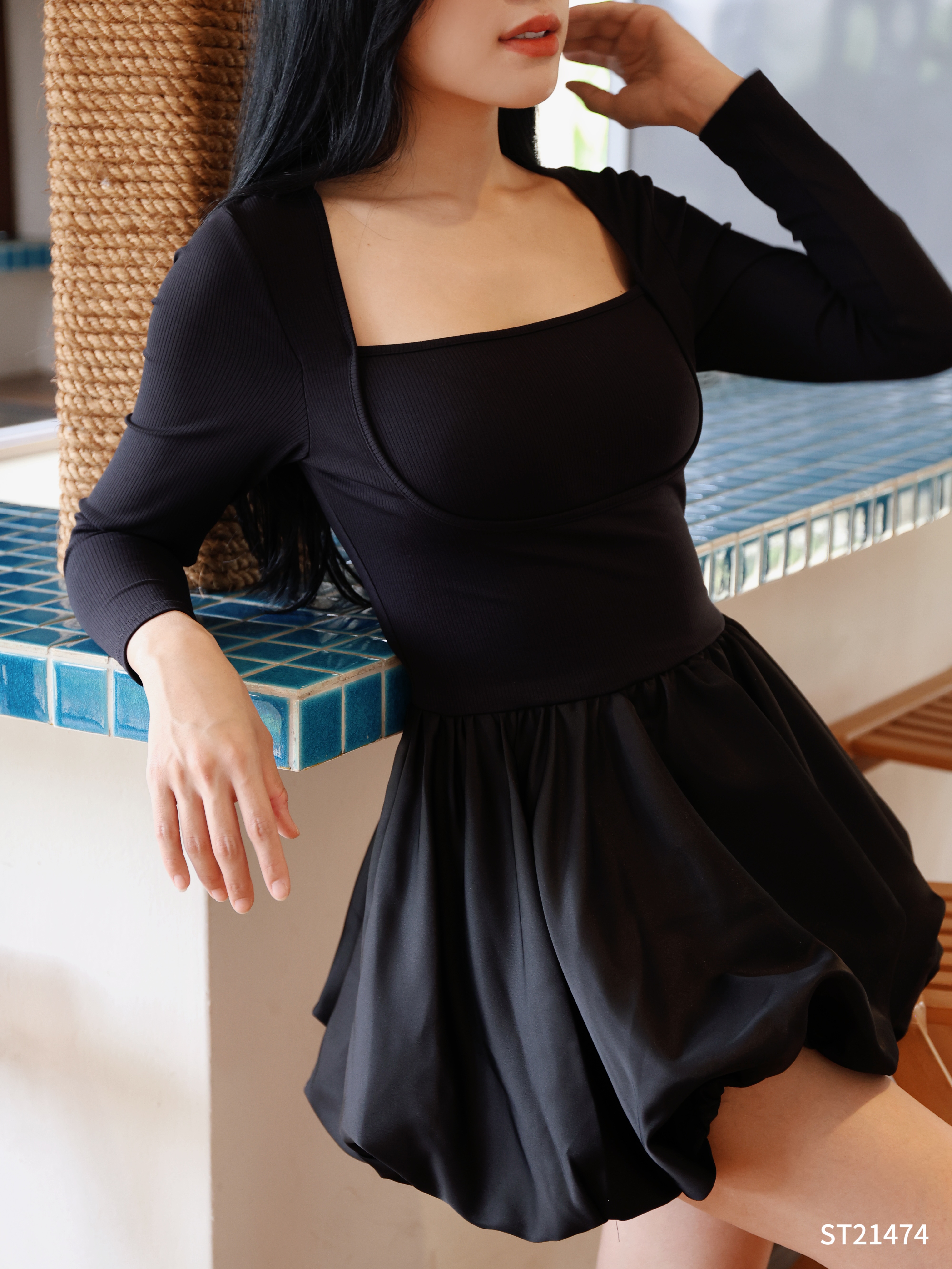 【LBP独家】绝美芭蕾风方领长袖连身裙 (ST21474)