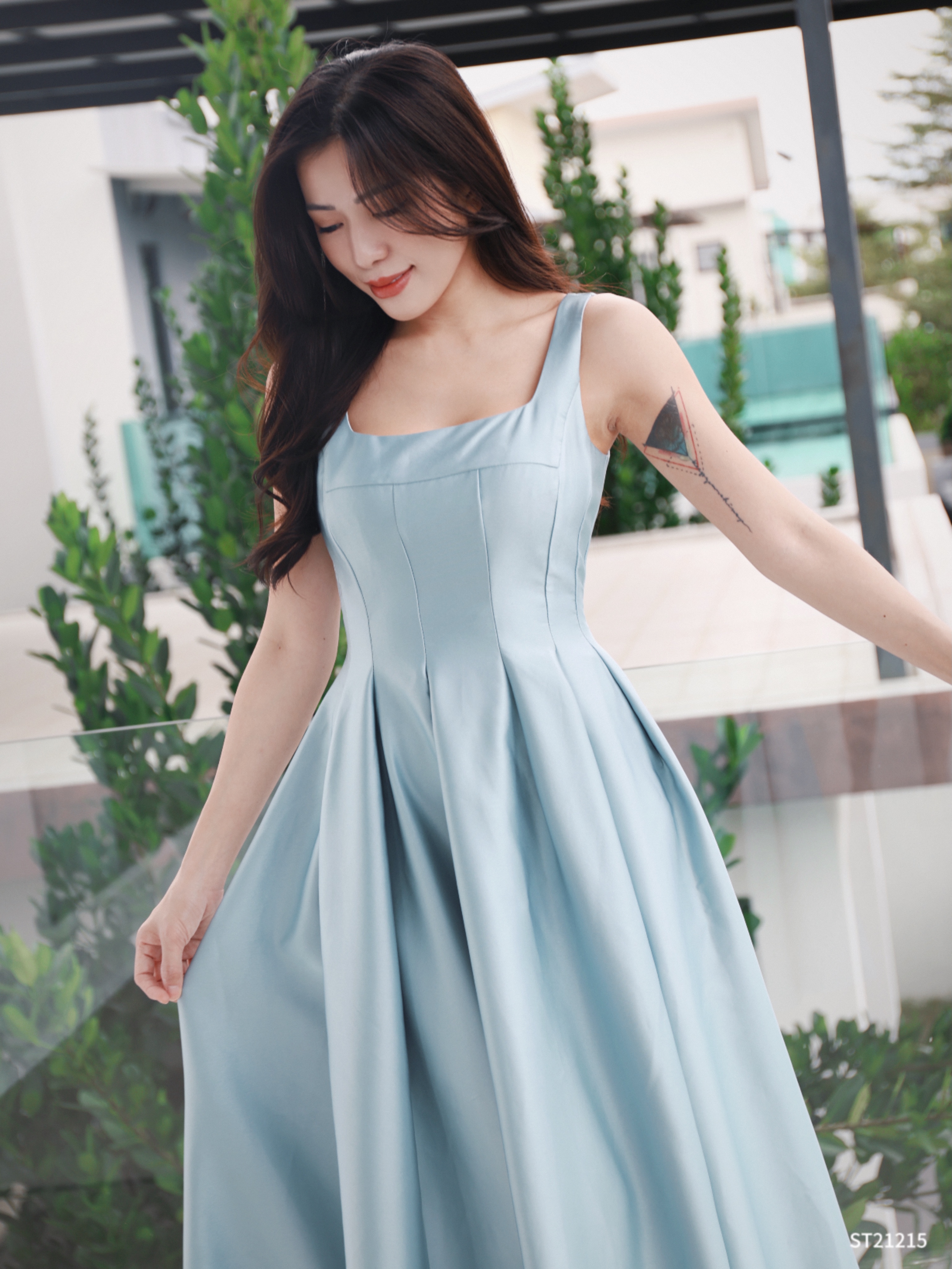 【LBP独家】法式优雅收腰方领吊带连身裙 (ST21215)-La'Belle Fashion Boutique Sdn Bhd