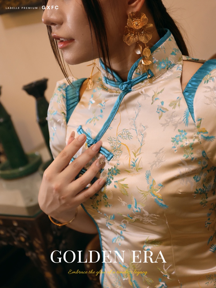 【LBP GXFC 独家新年系列-盛世年华】改良版花鸟图刺绣盘扣设计旗袍 (ST21164)-La'Belle Fashion Boutique Sdn Bhd