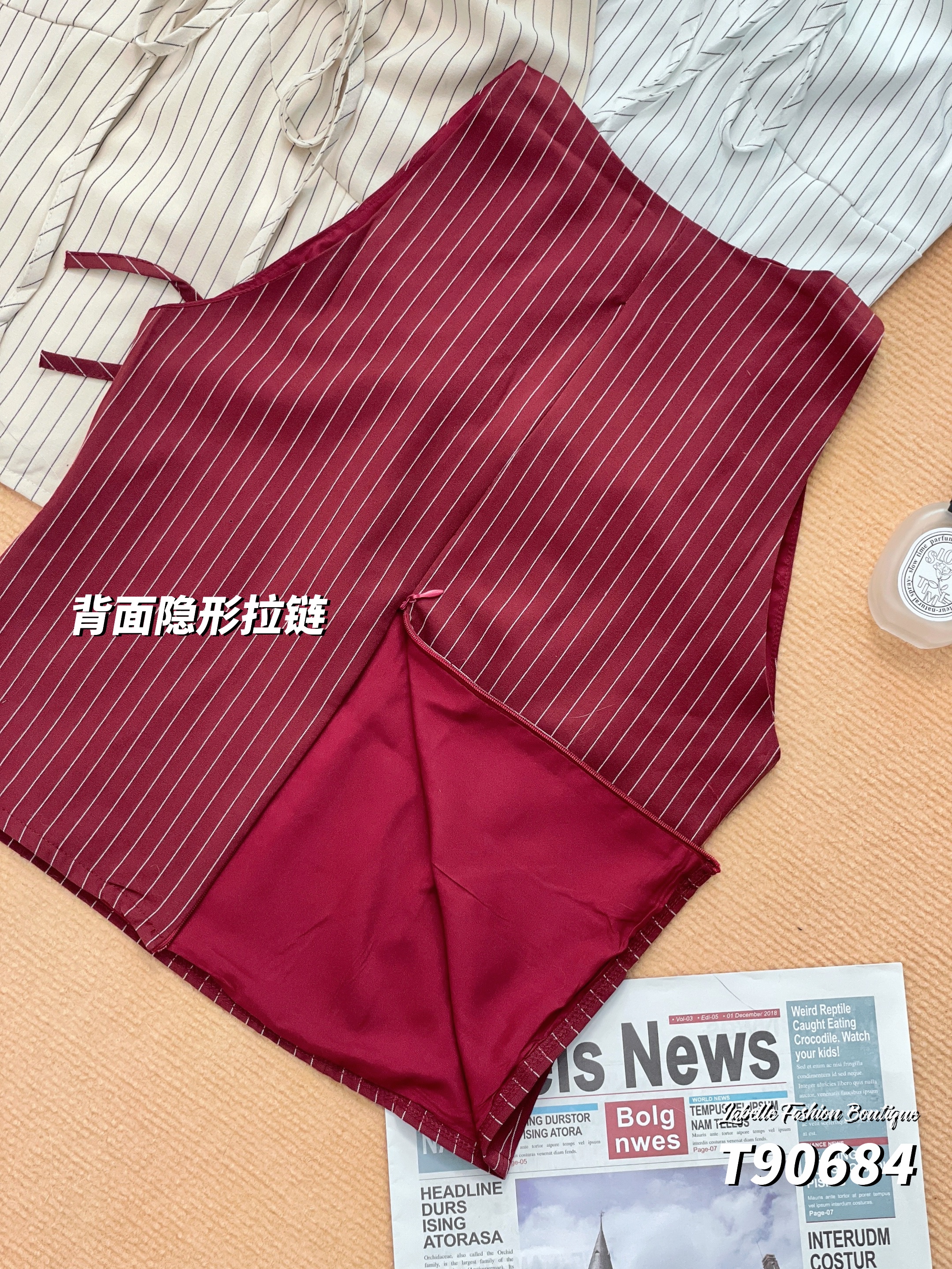 御姐气质V领抽绳设计条纹上衣 (T90684)